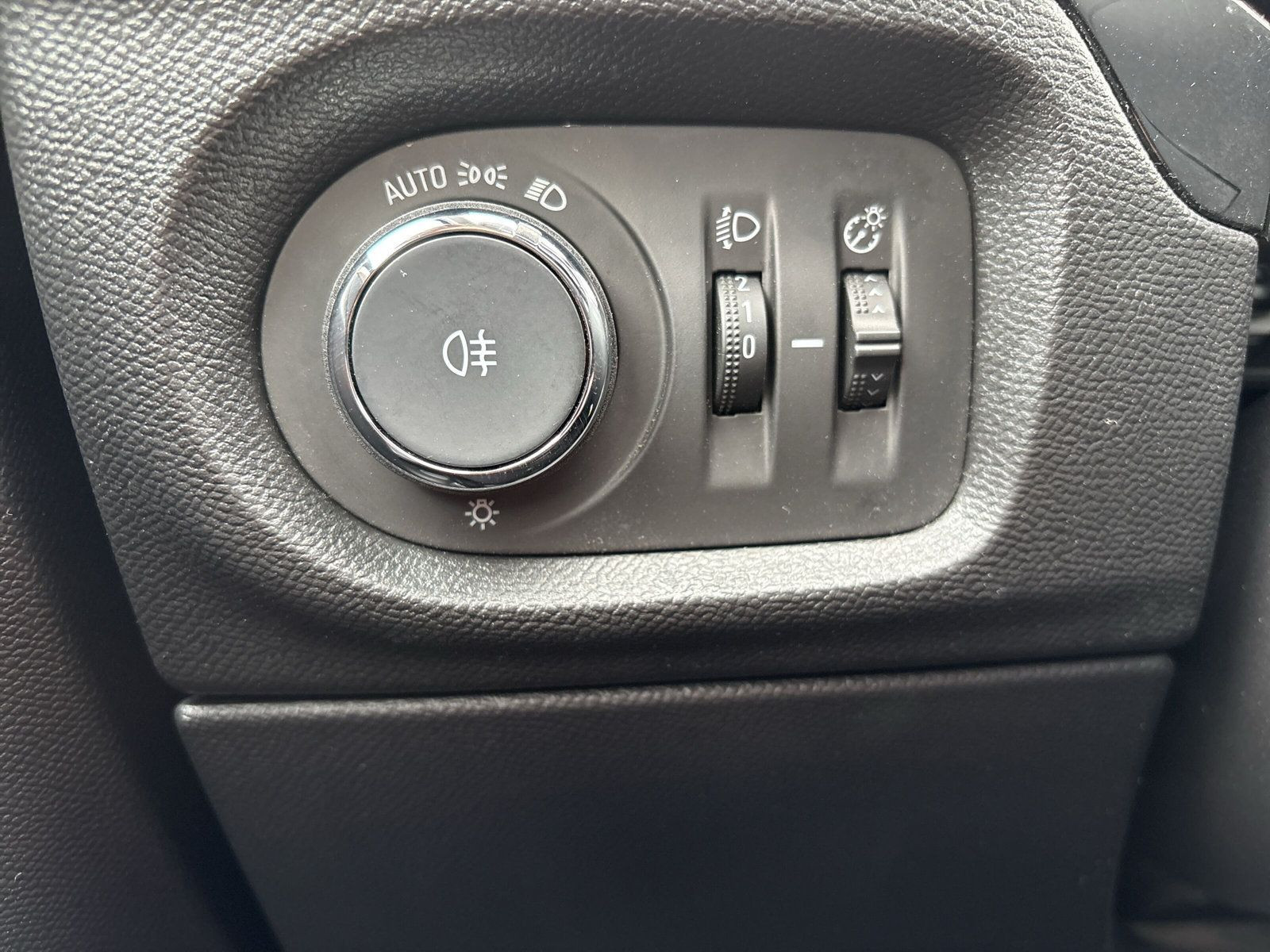 Corsa Edition 1.2 LICHTSENSOR+SHZ+TEMPO+USB+75PS