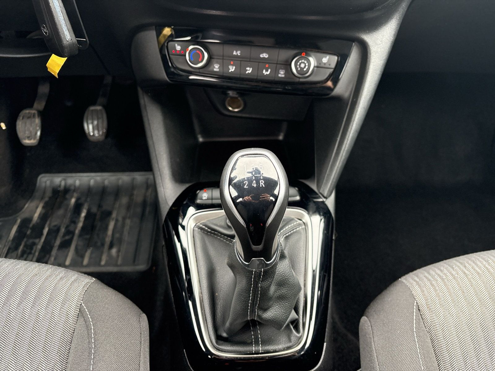 Corsa F 1.2 Edition 75PS+LICHTSENSOR+PDC+SHZ+TEM