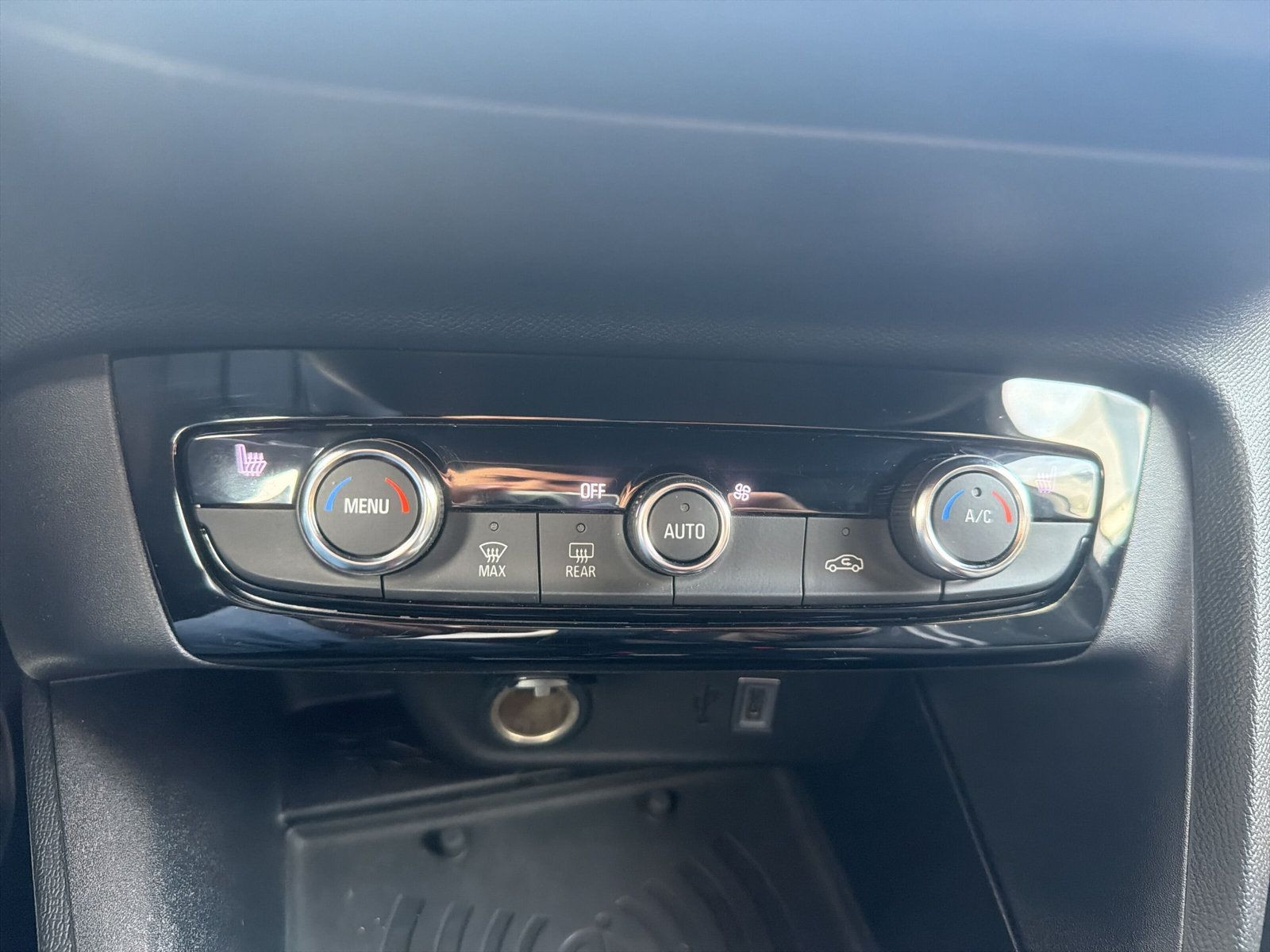 Corsa F GS 1.2 Hybrid 48V 100kW eDCT6+KAMERA+SZH