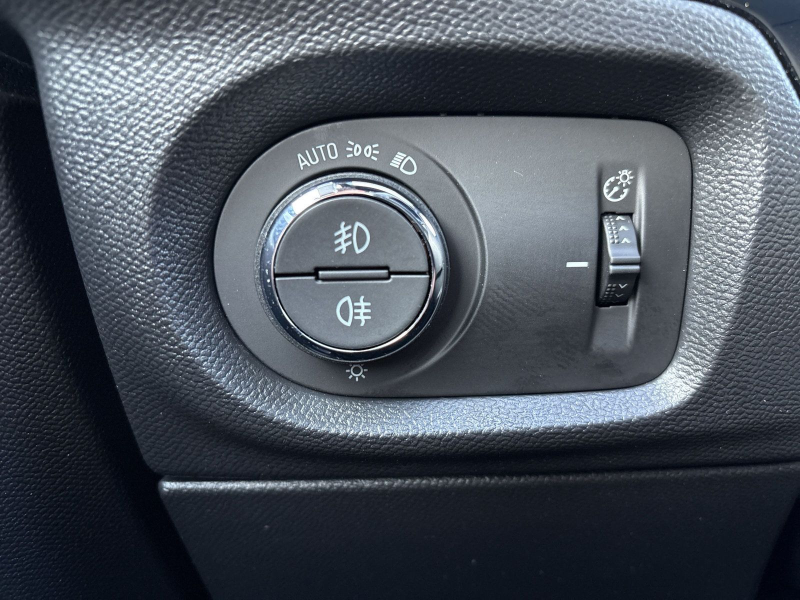 Corsa F GS 1.2 Hybrid 48V 100kW eDCT6+SHZ+LHZ+NAVI+++