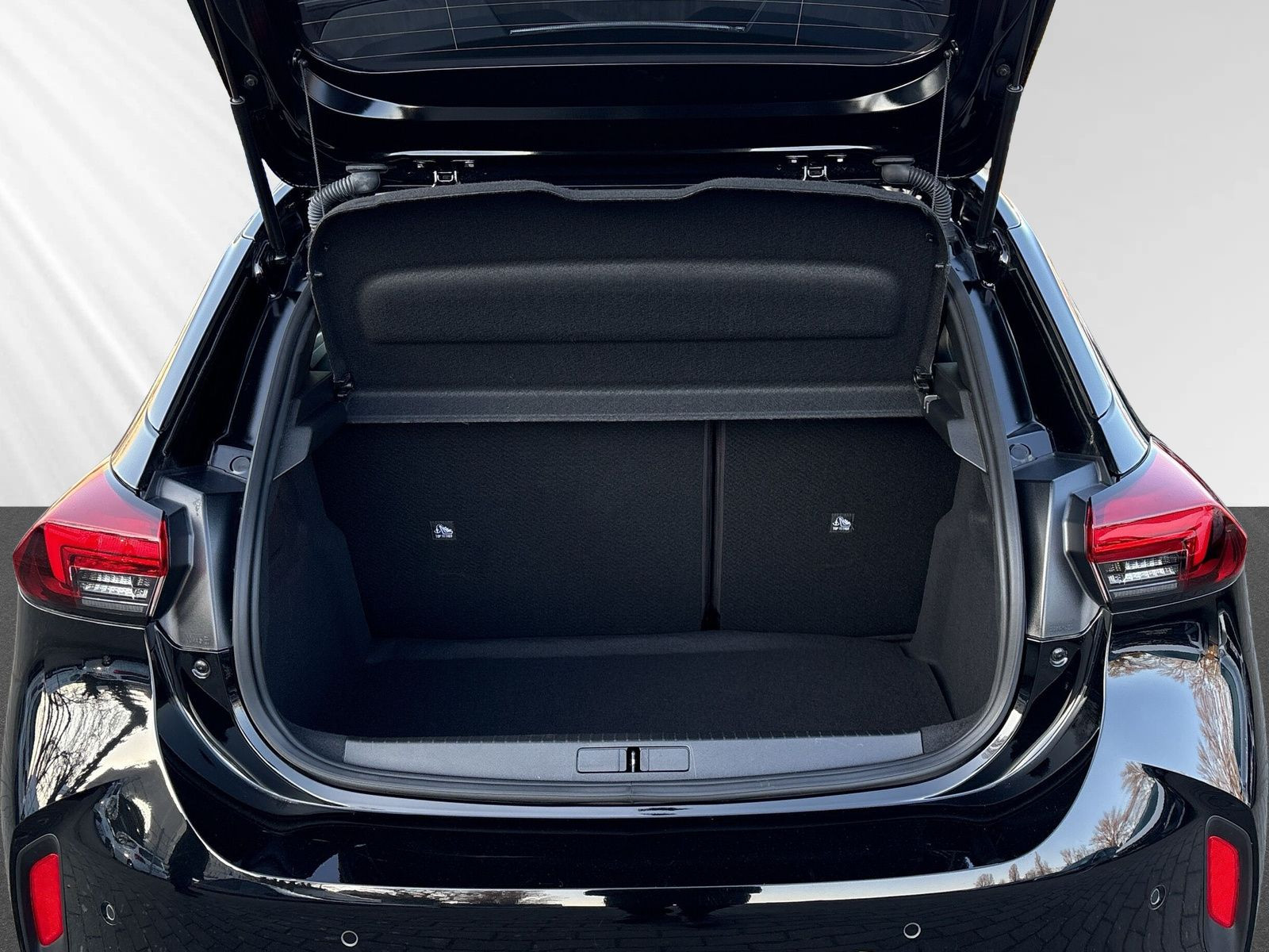 Corsa F GS 1.2 Hybrid 48V 100kW eDCT6+SHZ+LHZ+NAVI+++