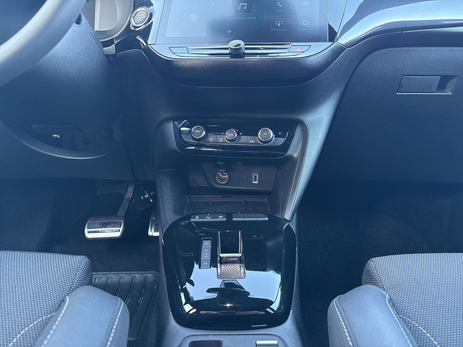 Corsa F GS 1.2 Hybrid 48V 100kW eDCT6+SHZ+LHZ+NAVI+++