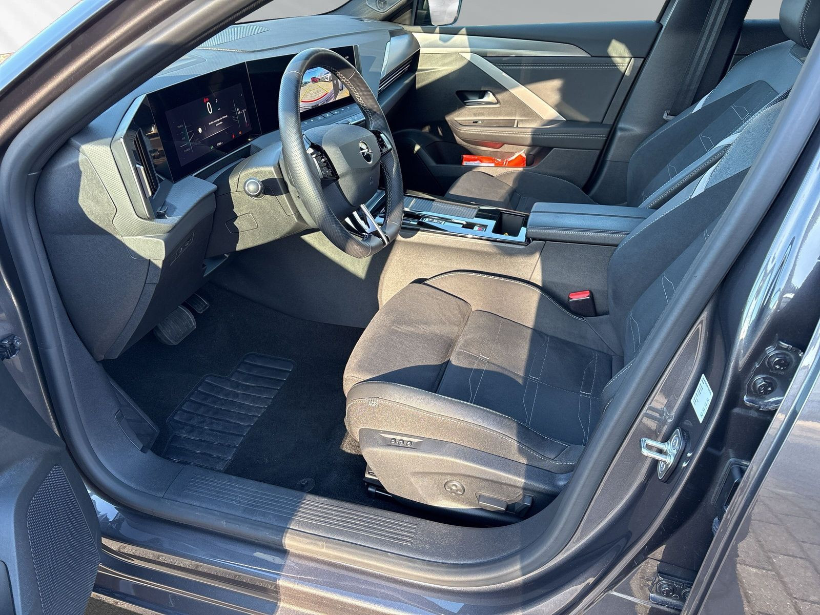 Astra L SST GS 1.2 Hybrid 48V100kW eDCT6+SHZ+LHZ+NAVI++