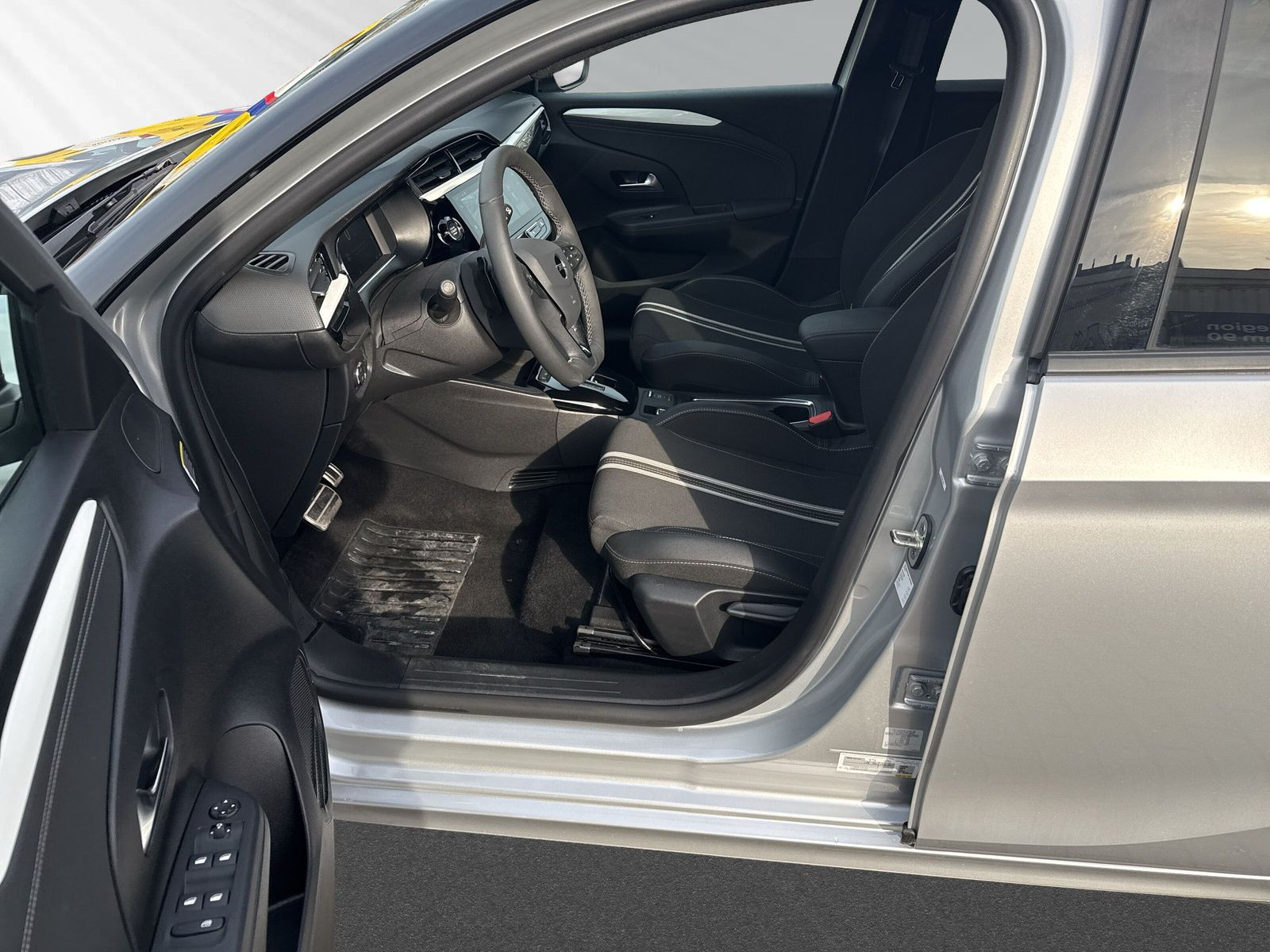 Corsa F GS 1.2 Hybrid 48V+KAMERA+SHZ+LHZ+NAVIGA+