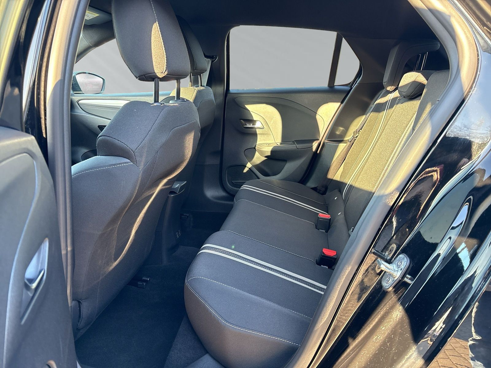 Corsa F GS 1.2 Hybrid 48V 100kW eDCT6+SHZ+LHZ+NAVI+++