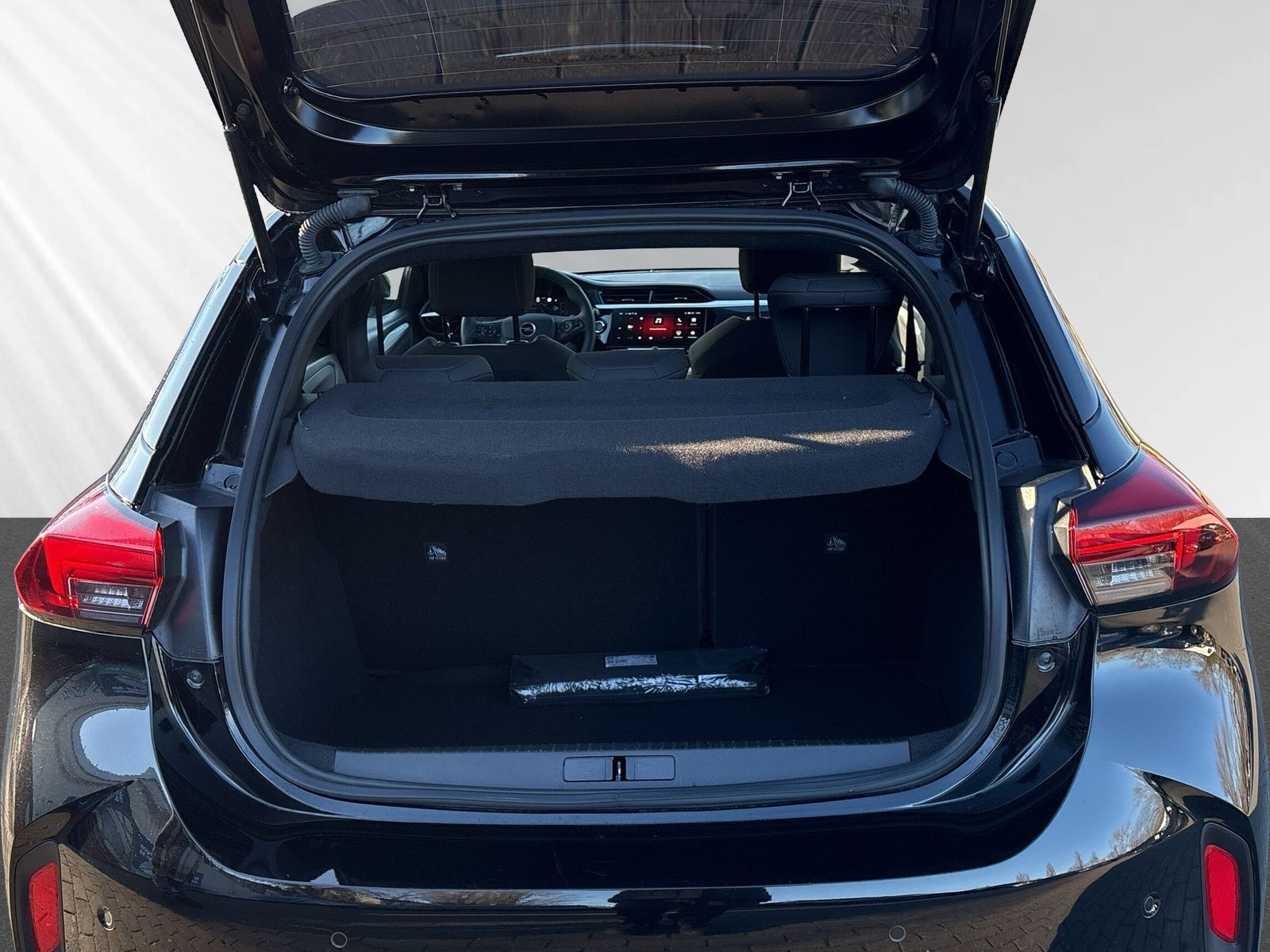 Corsa F GS 1.2 Hybrid 48V 100kW eDCT6+SHZ+LHZ+NAVI+++