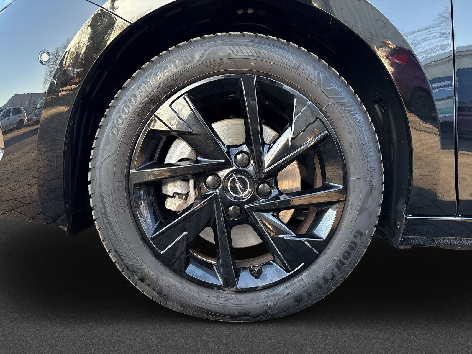 Corsa F GS 1.2 Hybrid 48V 100kW eDCT6+SHZ+LHZ+NAVI+++