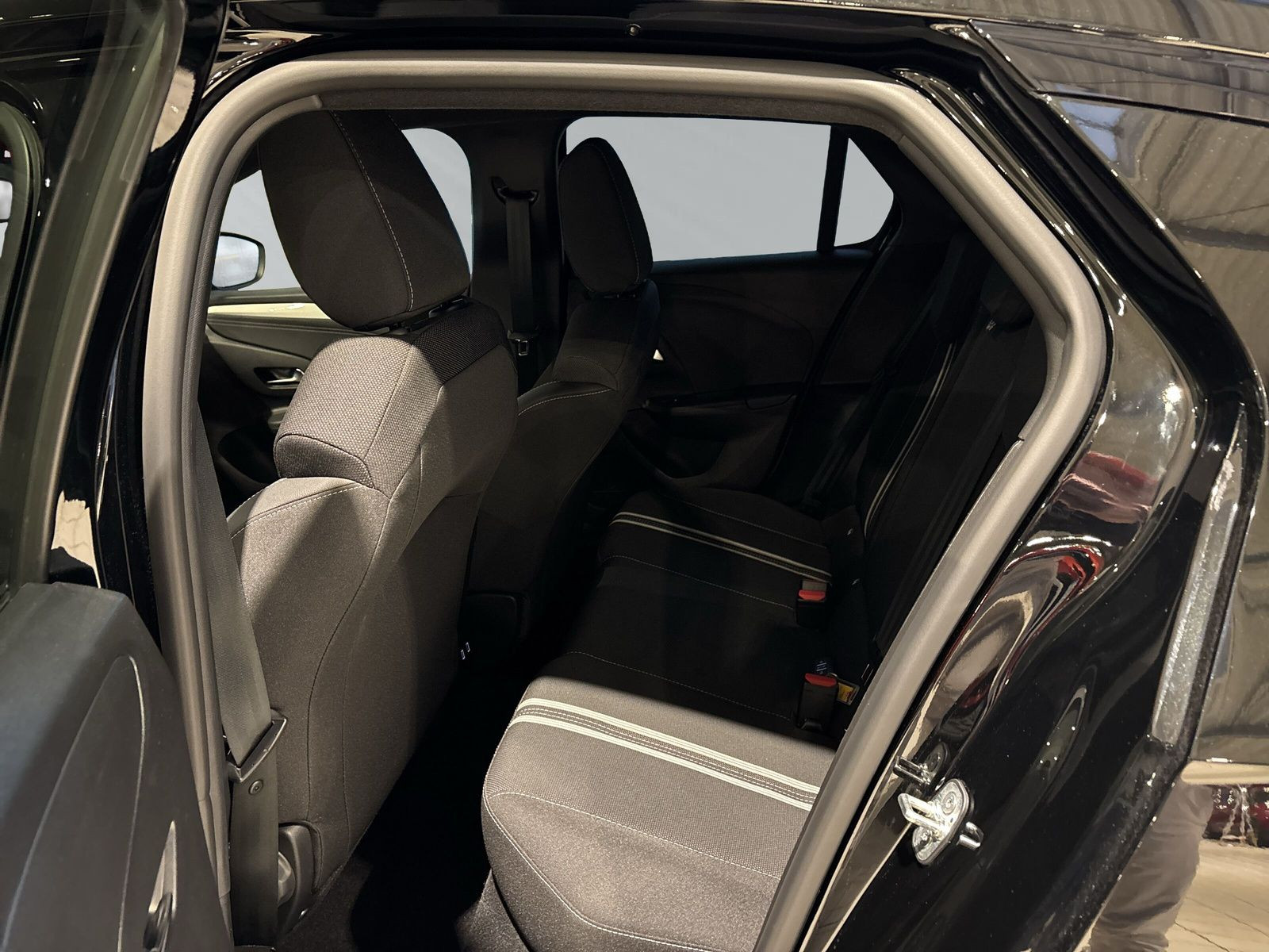 Corsa F GS 1.2 Hybrid 48V 100kW eDCT6+SHZ+LHZ+NAVI+++