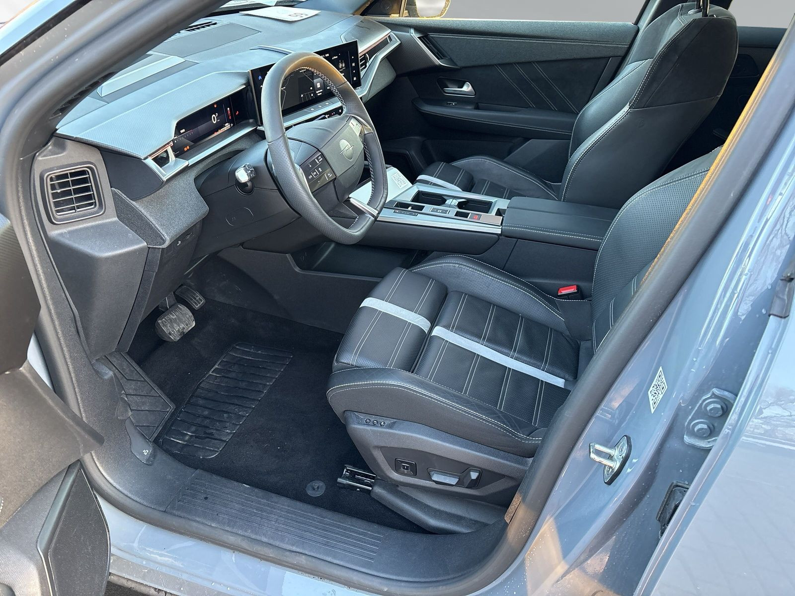 Grandland B GS 1.2 Hybrid 48V eDCT6+SHZ+LHZ+NAVI