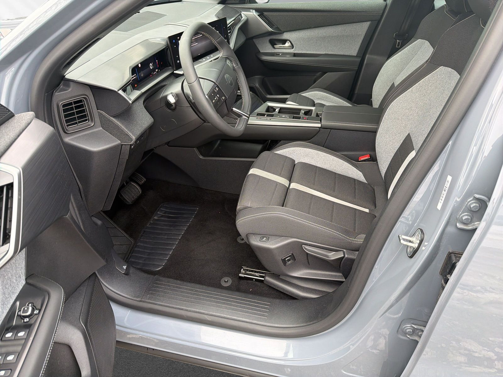 Grandland B Edition 1.2 Hybrid 48V 100kW eDCT6++