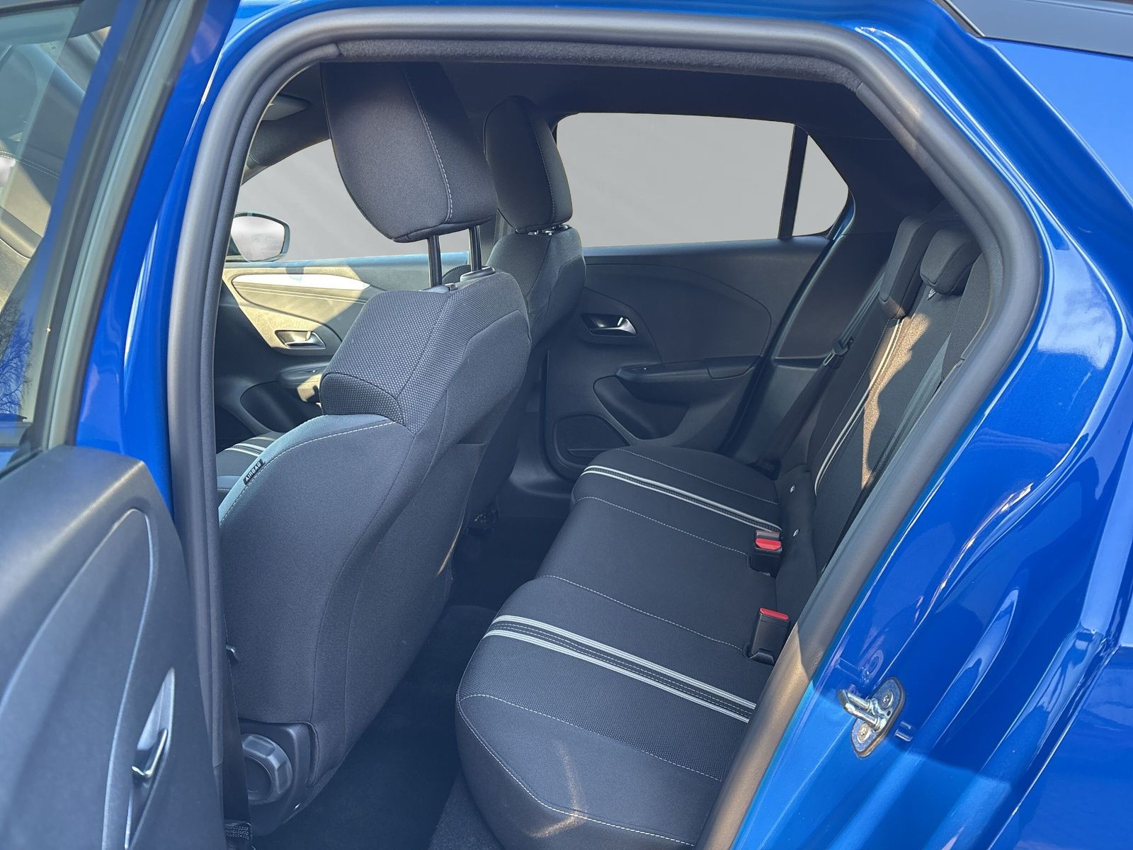 Corsa F GS 1.2 Hybrid 48V 100kW eDCT6+SHZ+LHZ+NAVI++