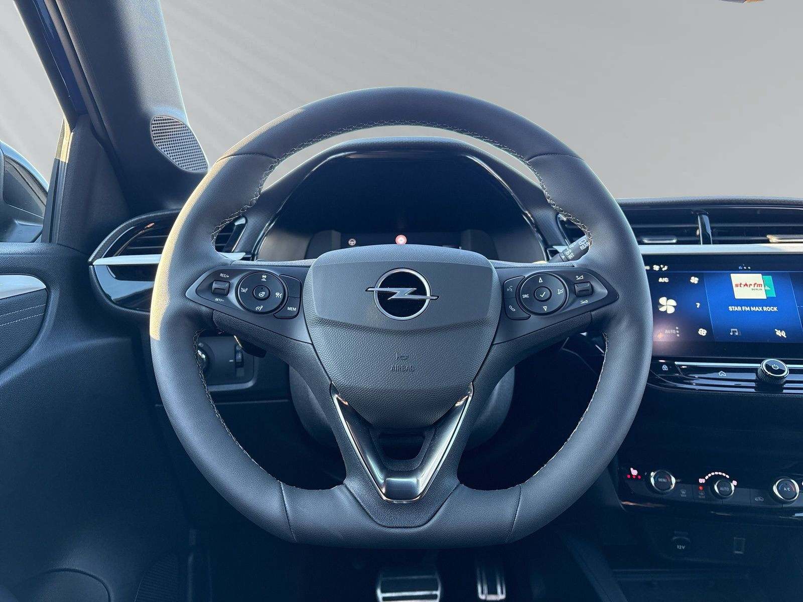 Corsa F GS 1.2 Hybrid 48V 100kW eDCT6+SHZ+LHZ+NAVI++