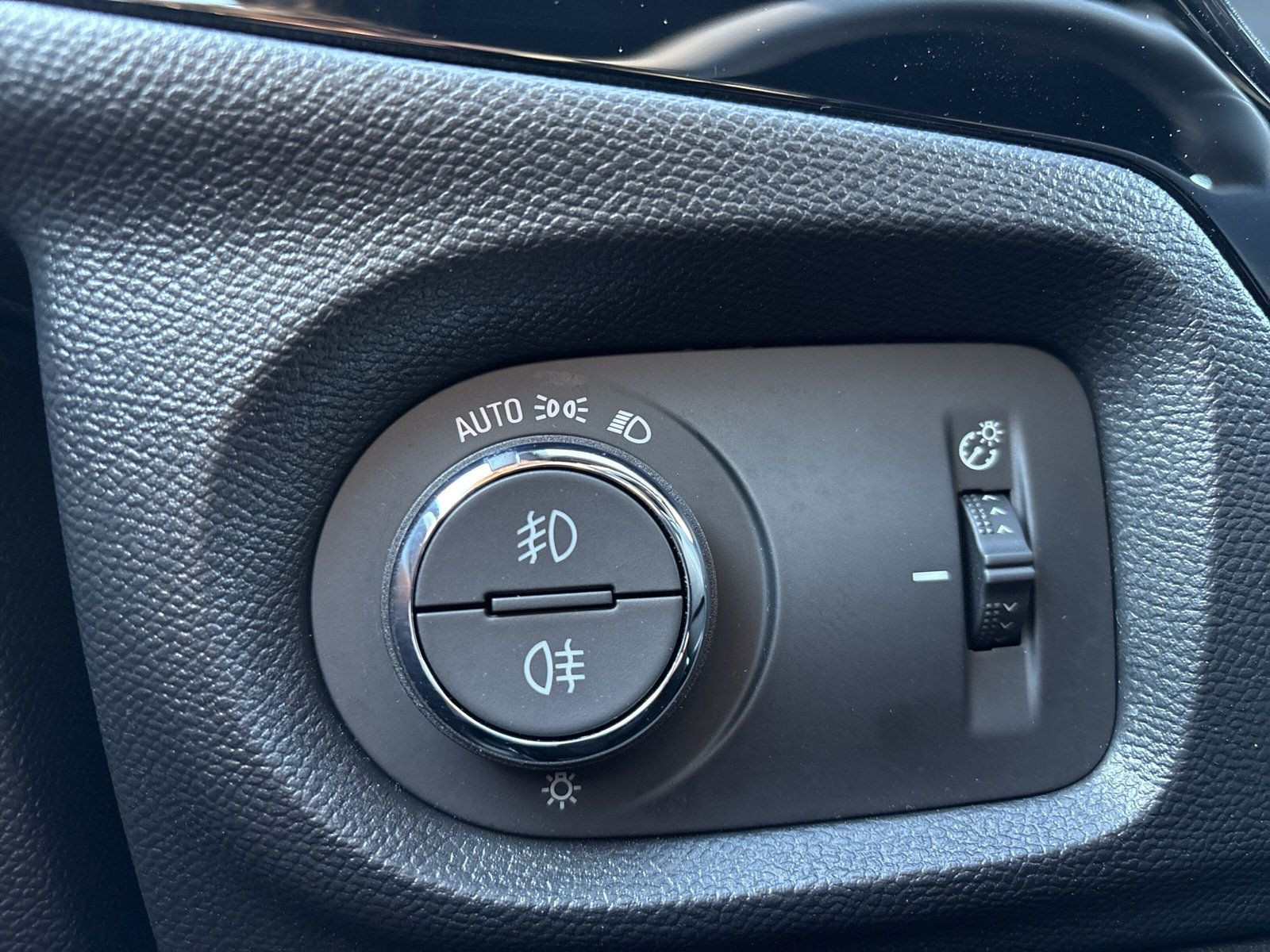 Corsa F GS 1.2 Hybrid 48V 100kW eDCT6+SHZ+LHZ+NAVI++