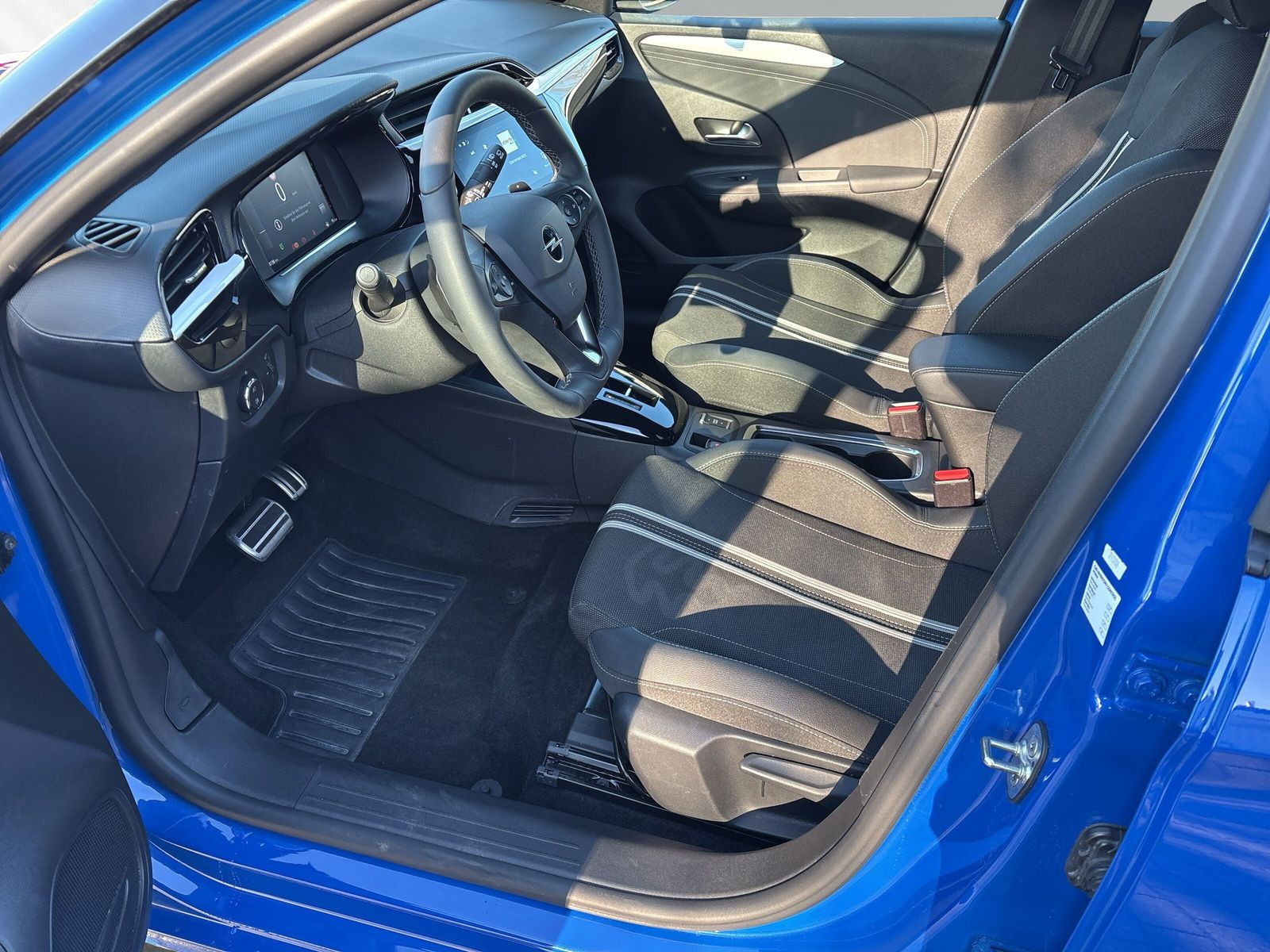 Corsa F GS 1.2 Hybrid 48V 100kW eDCT6+SHZ+LHZ+NAVI++