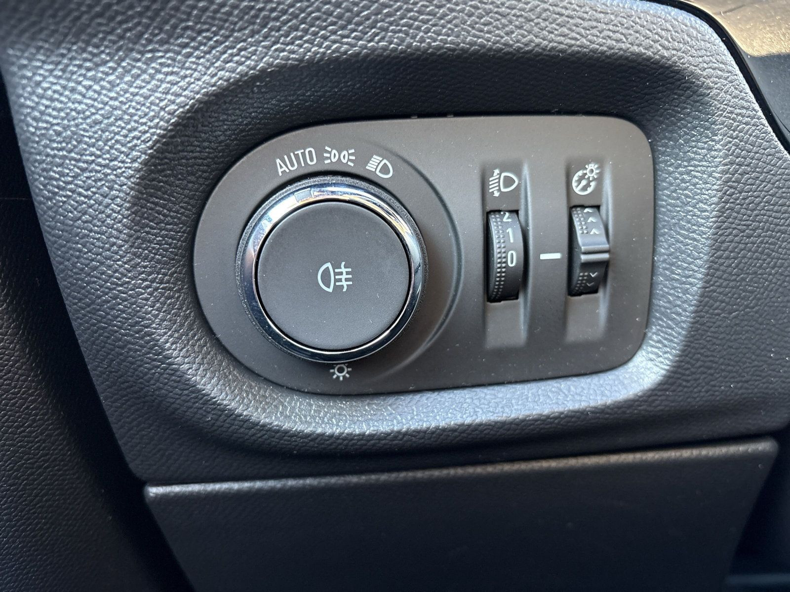 Corsa F GS 1.2 Hybrid 48V 100kW eDCT6+SHZ+LHZ+NAVI+CAM+