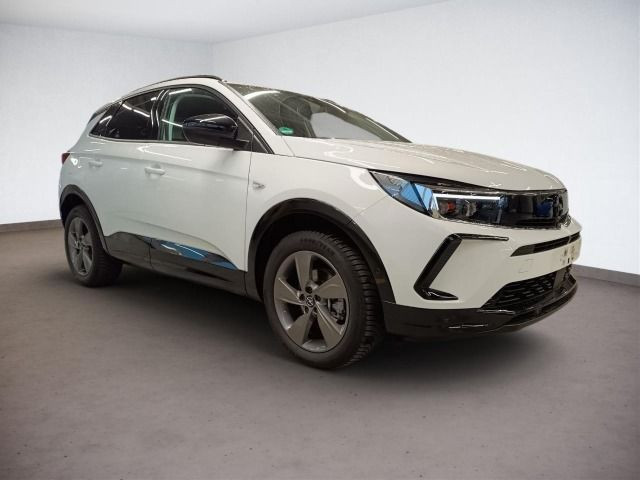 Grandland GS 1.2 Turbo +AT8+SHZ+LHZ+CARPLAY+PDC+