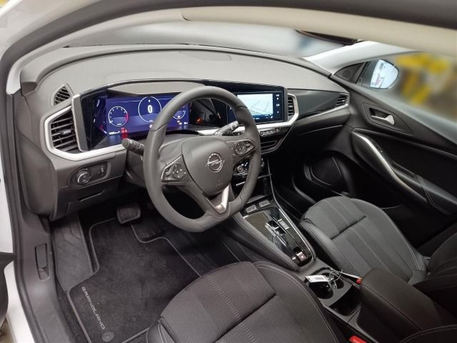 Grandland GS 1.2 Turbo +AT8+SHZ+LHZ+CARPLAY+PDC+