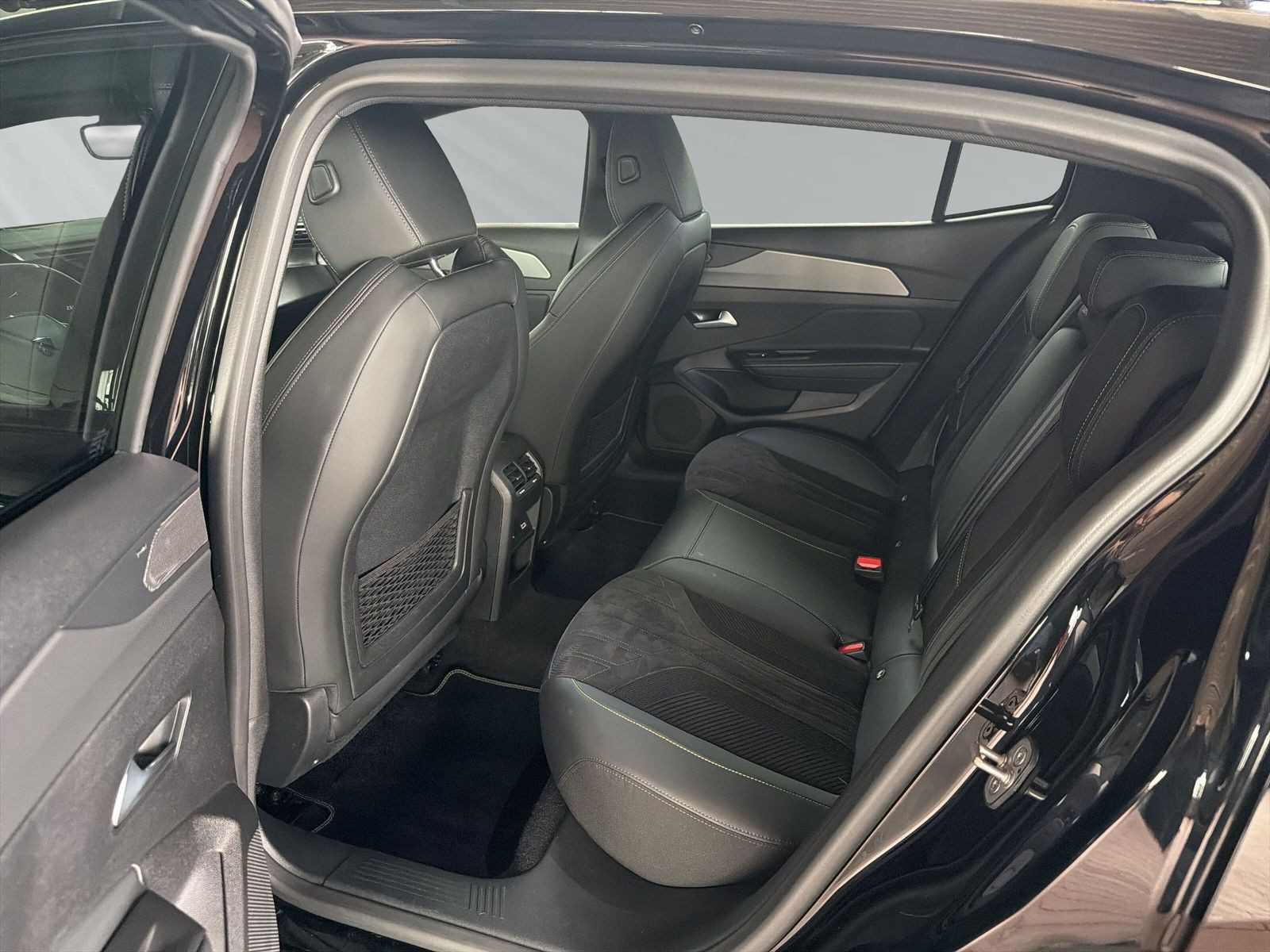 408 GT Plug.In Hybrid225 E-EAT8+KAMERA++