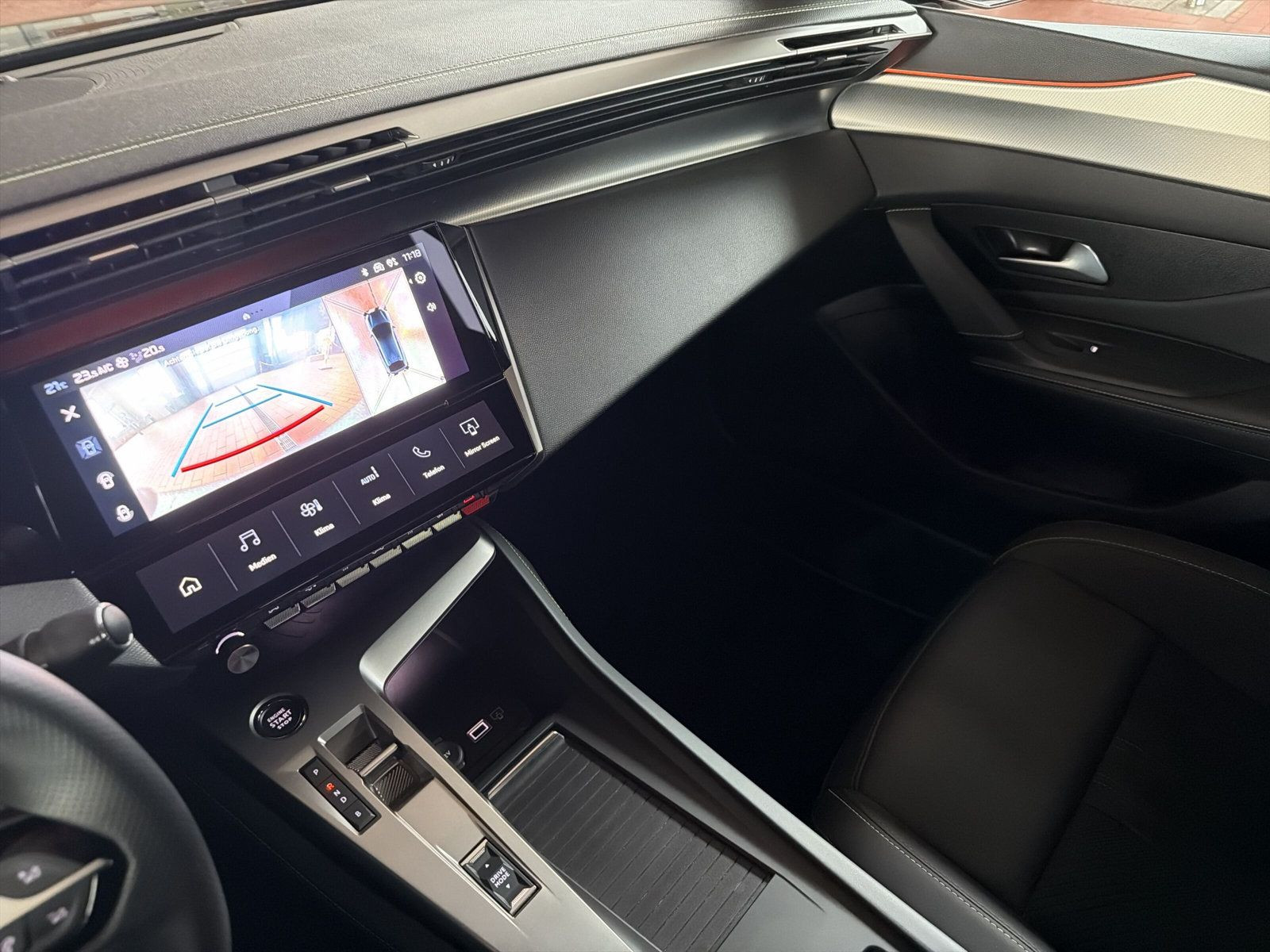 408 GT Plug.In Hybrid225 E-EAT8+KAMERA++