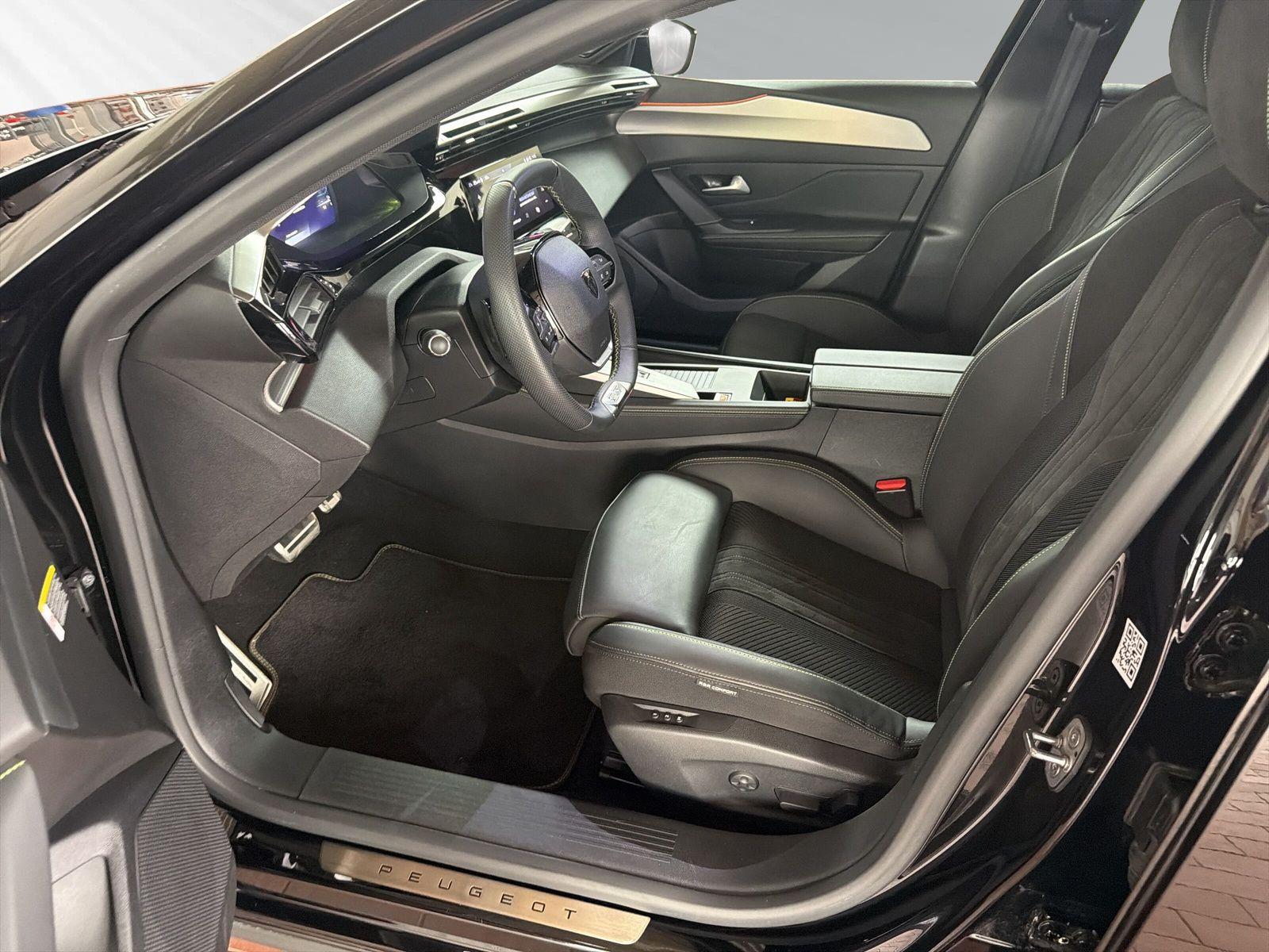 408 GT Plug.In Hybrid225 E-EAT8+KAMERA++