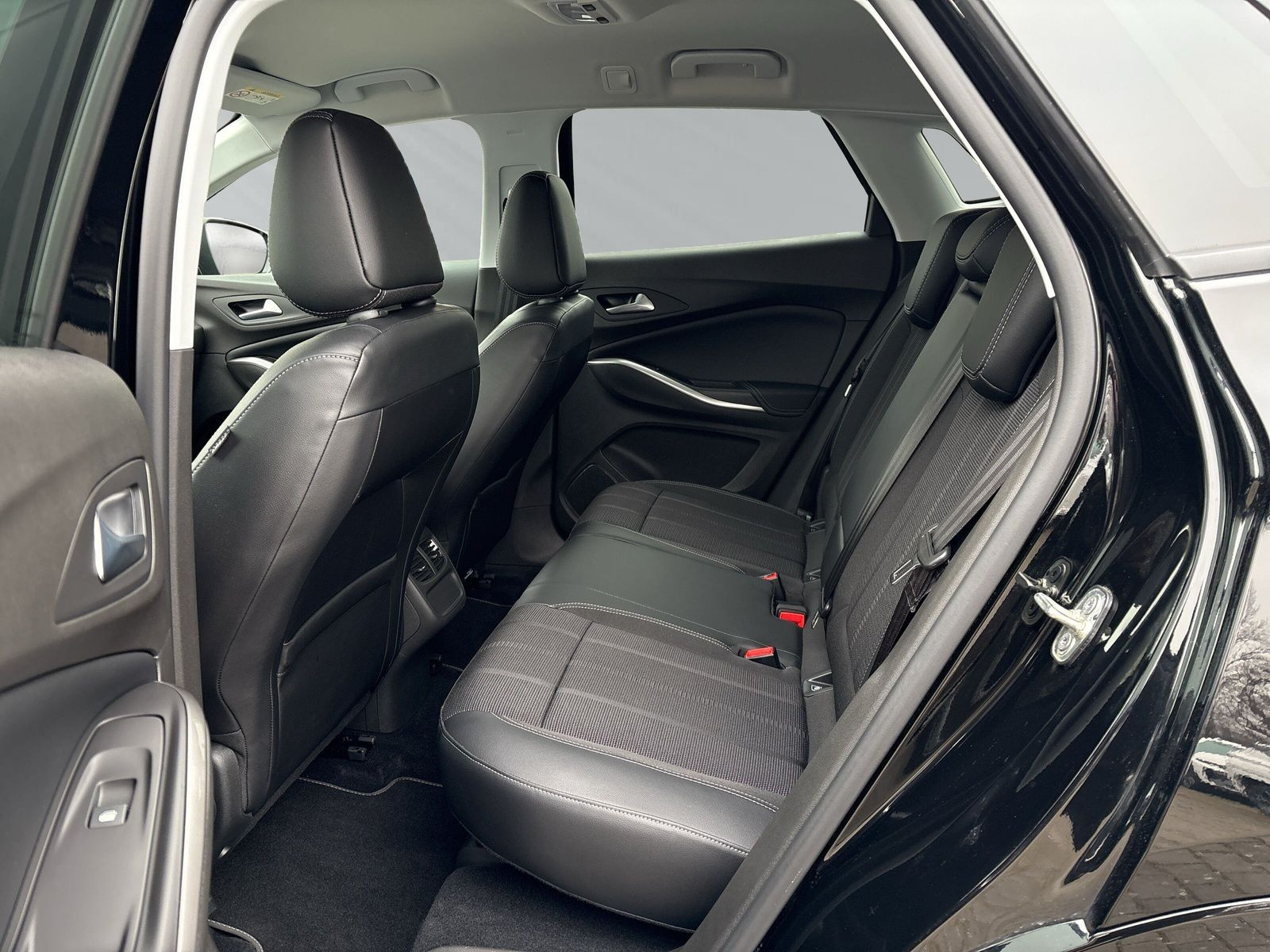 Grandland GS 1.2 Turbo AT8+NAVI+CARPLAY+PDC+CAM+