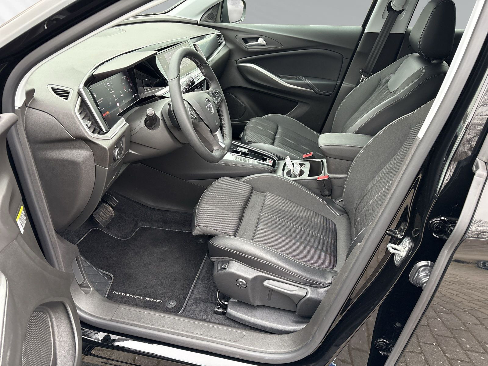 Grandland GS 1.2 Turbo AT8+NAVI+CARPLAY+PDC+CAM+