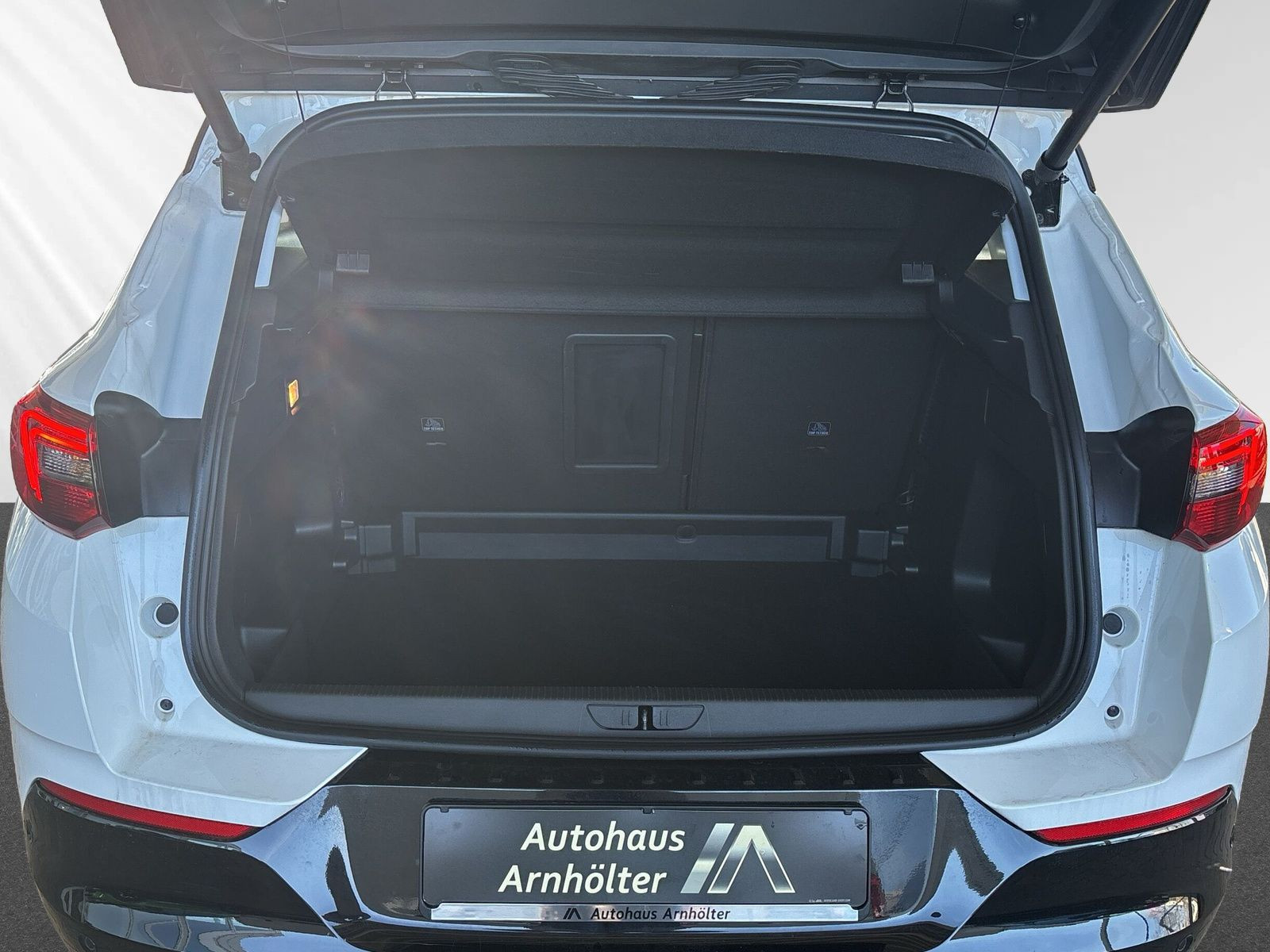 Grandland 1.2 GS KLIMA+PDC+KAMERA+SHZ+LHZ+AT8+++