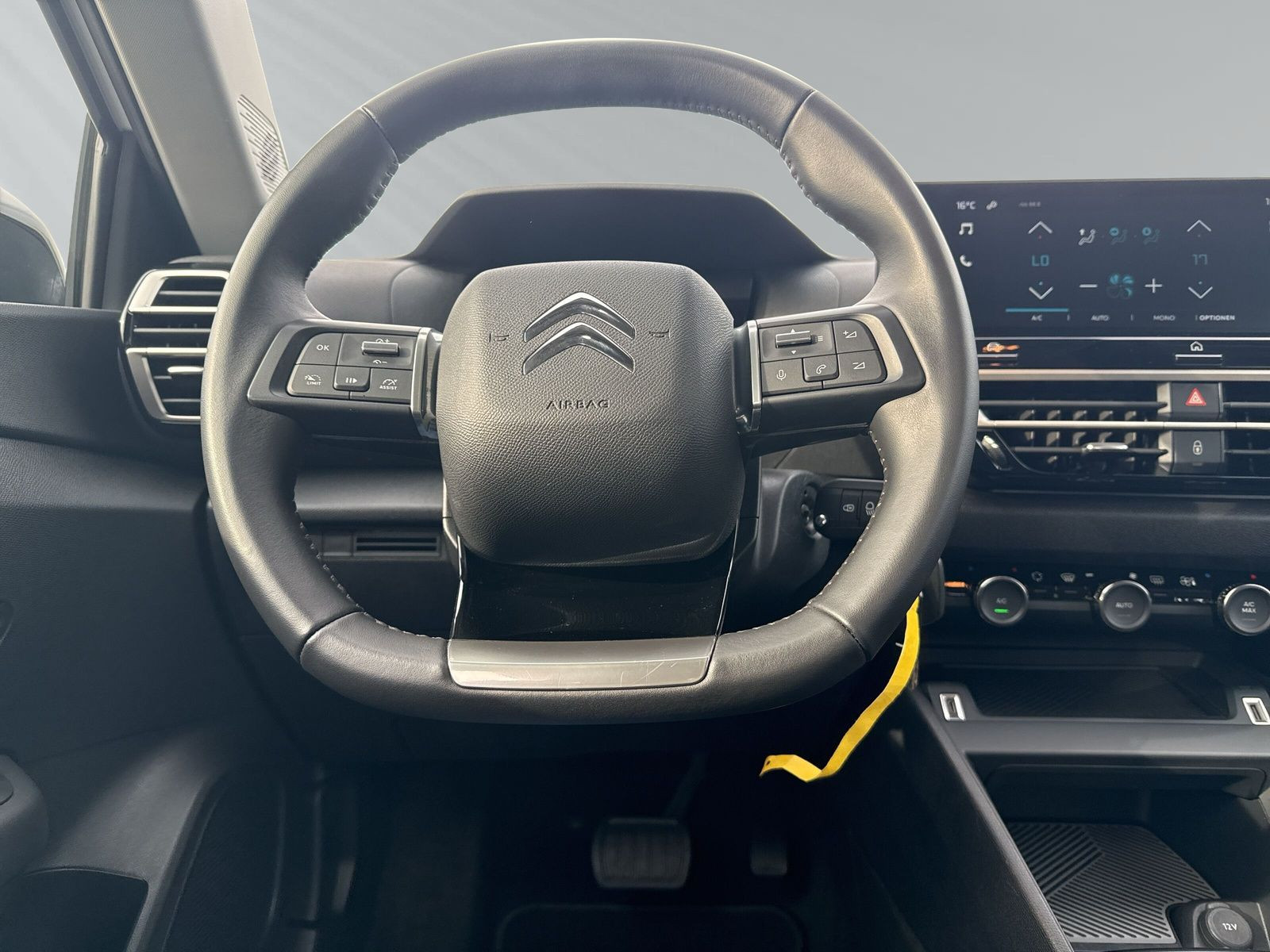 C4 PLUS PURETECH +130 +EAT8+KAMERA+PDC+CARPLAY++