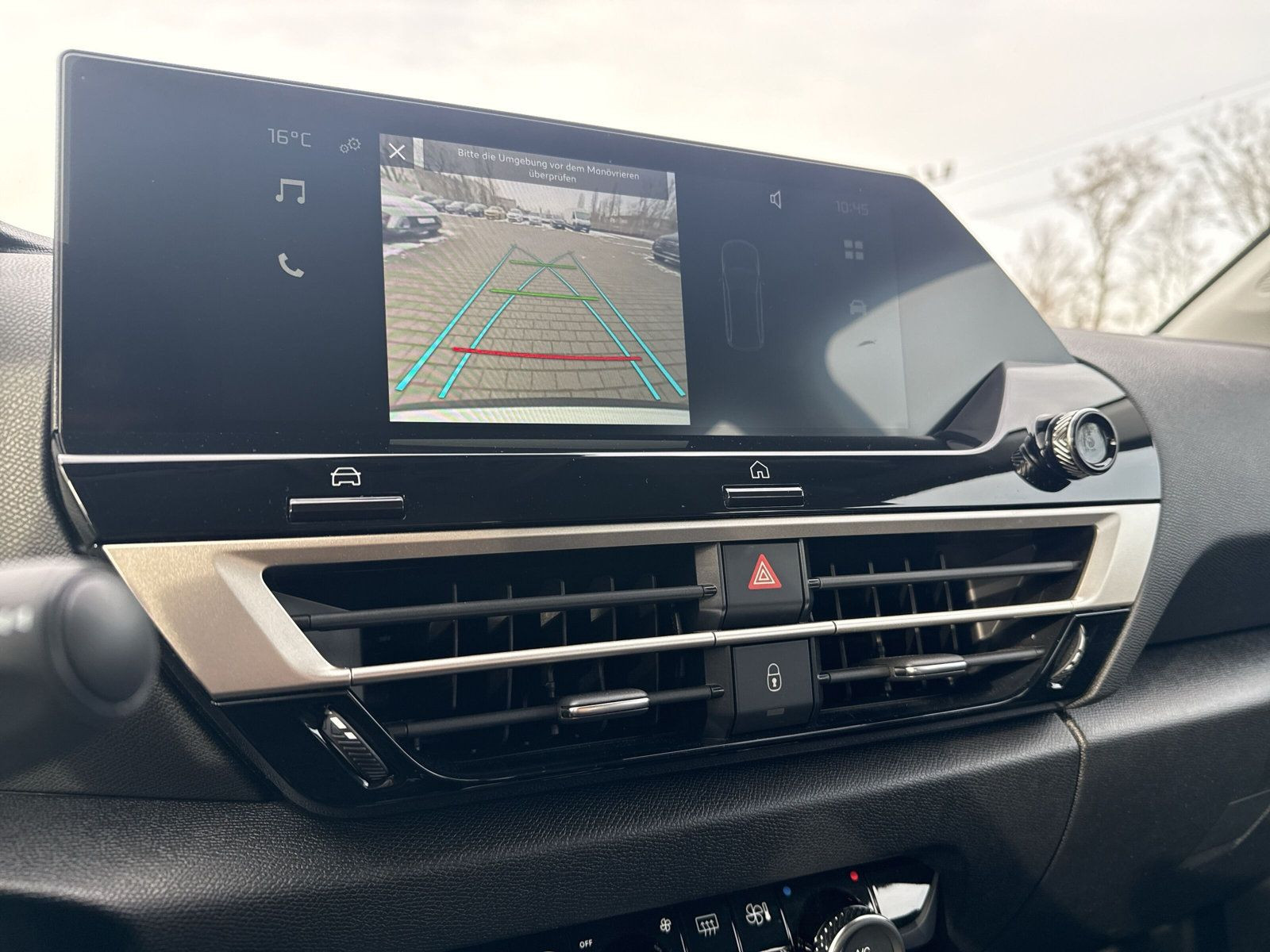 C4 PLUS PURETECH +130 +EAT8+KAMERA+PDC+CARPLAY++