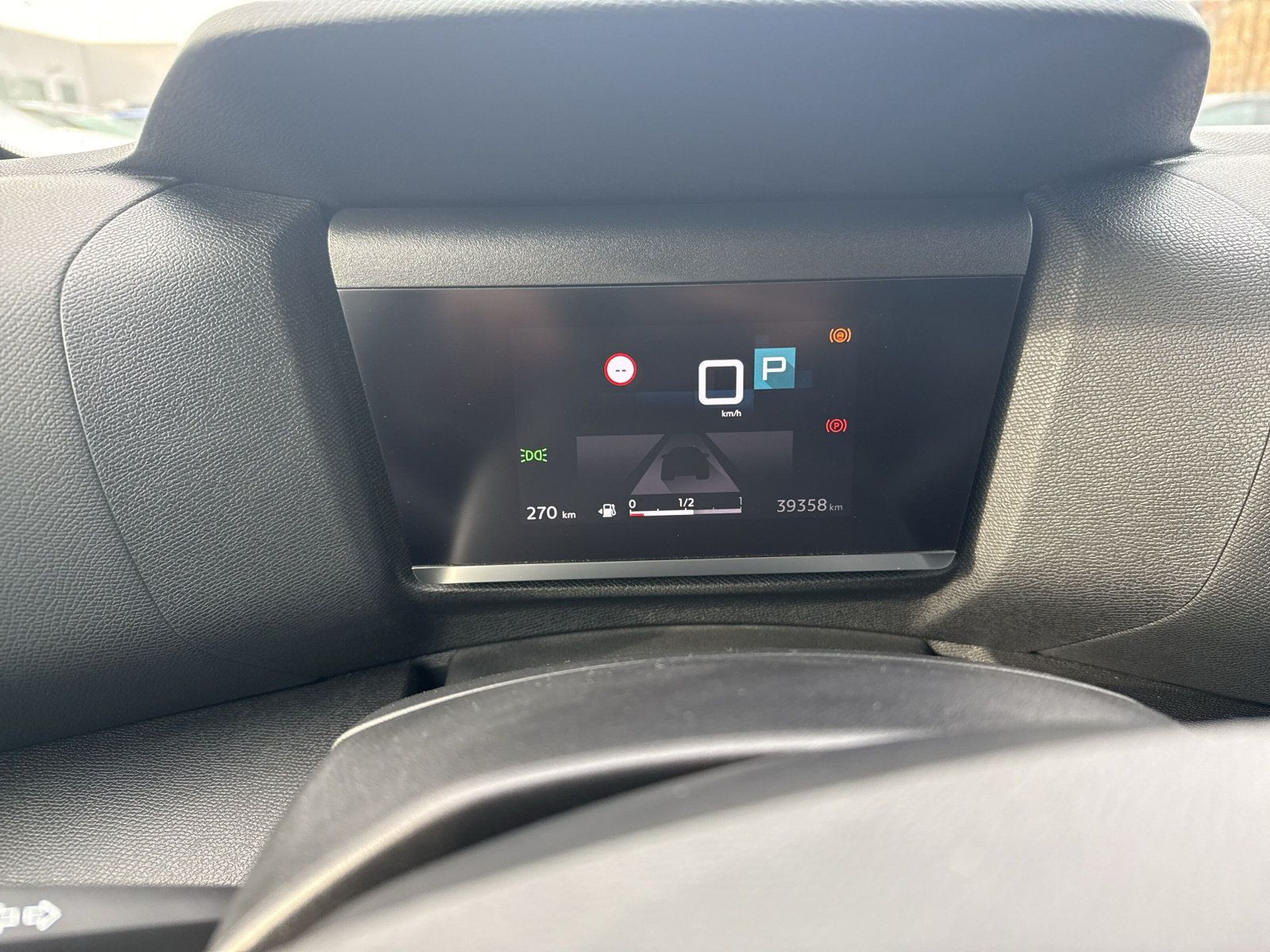 C4 PLUS PURETECH +130 +EAT8+KAMERA+PDC+CARPLAY++