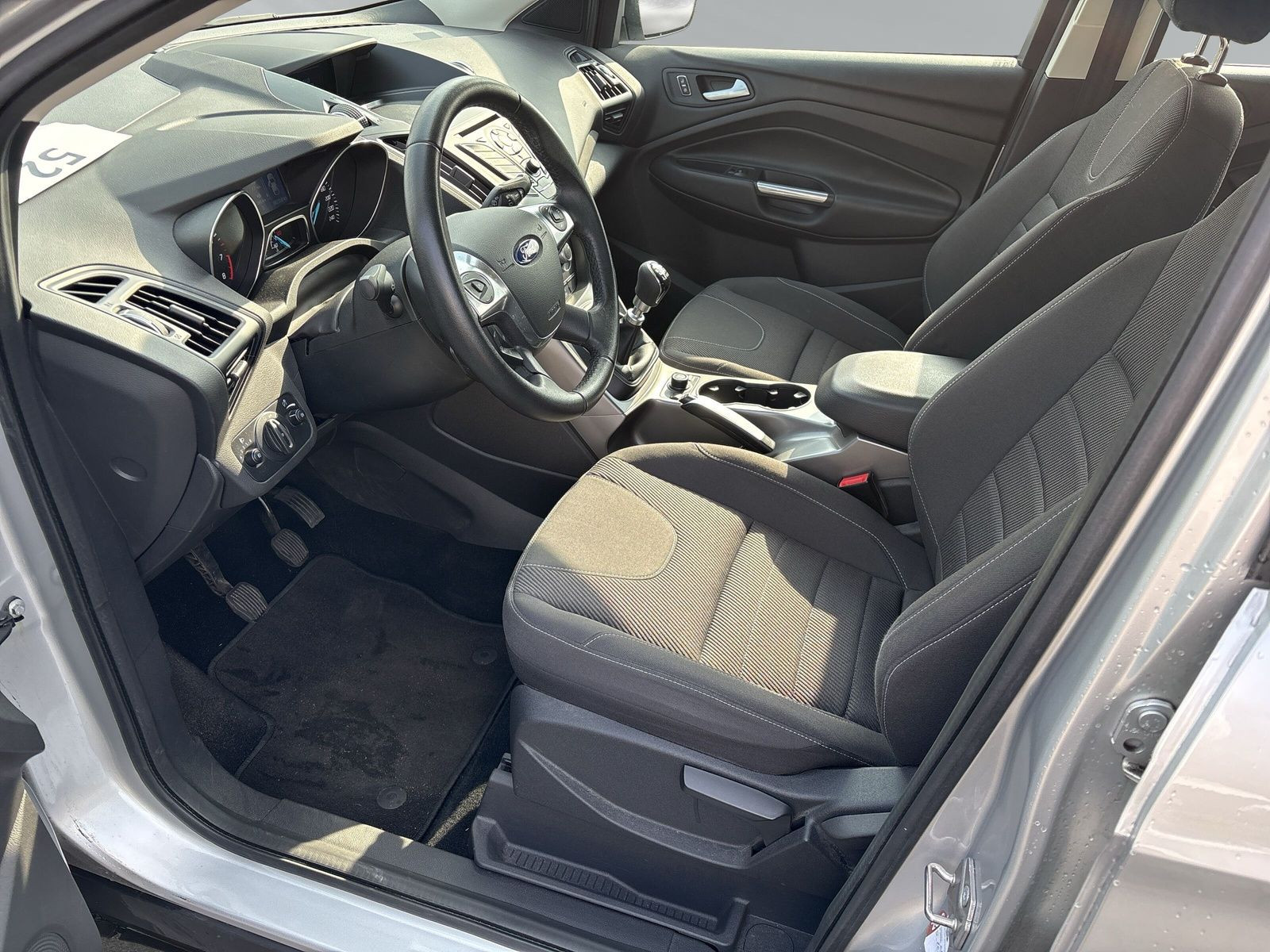 Kuga 1.6 EcoBoost Trend 4x2+SHZ+PDC+KLIMA+BORDC+