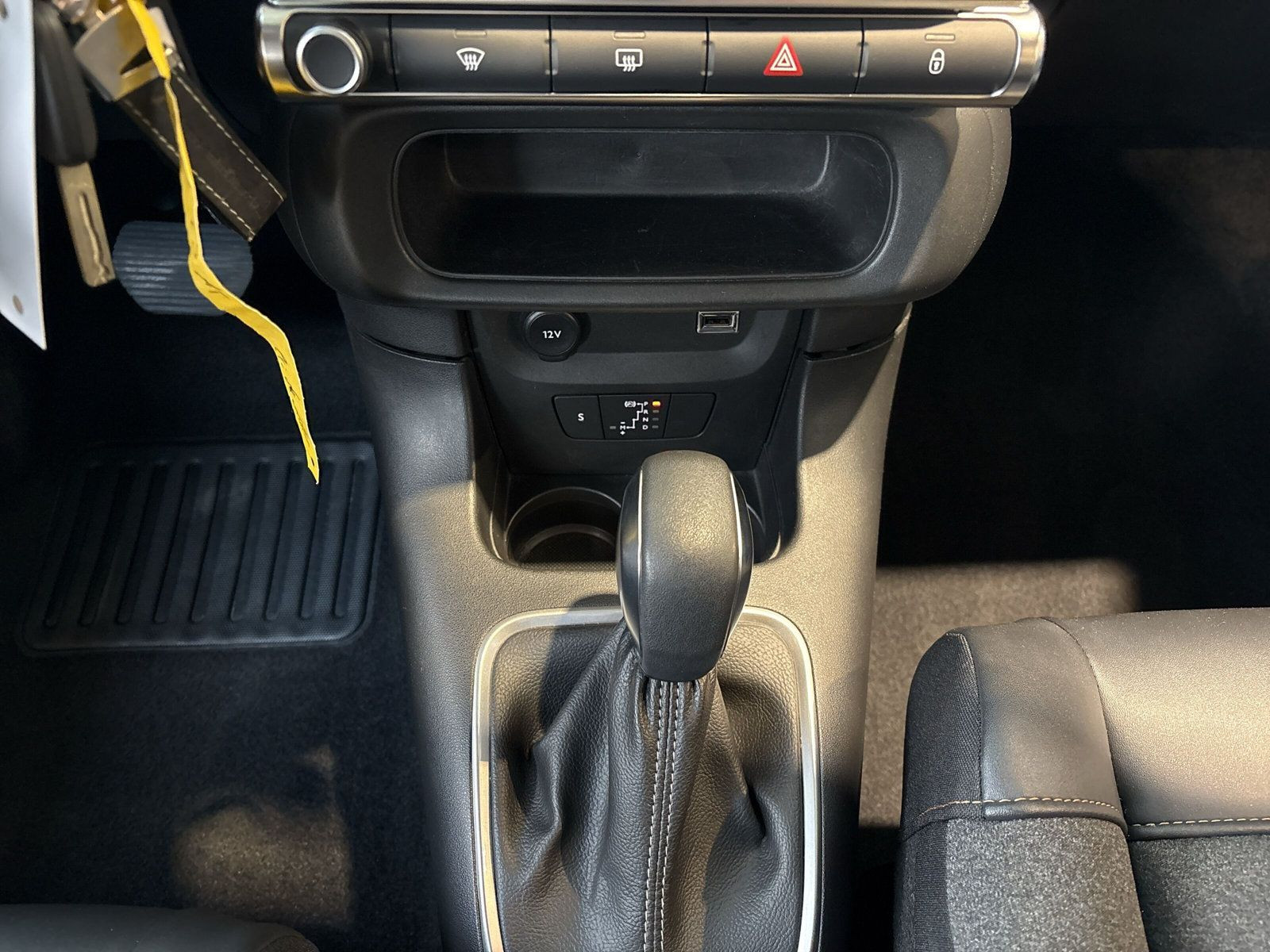 C3 SHINE PACK+ PURETECH 110+CARPLAY+CAM+PDC+SHZ+