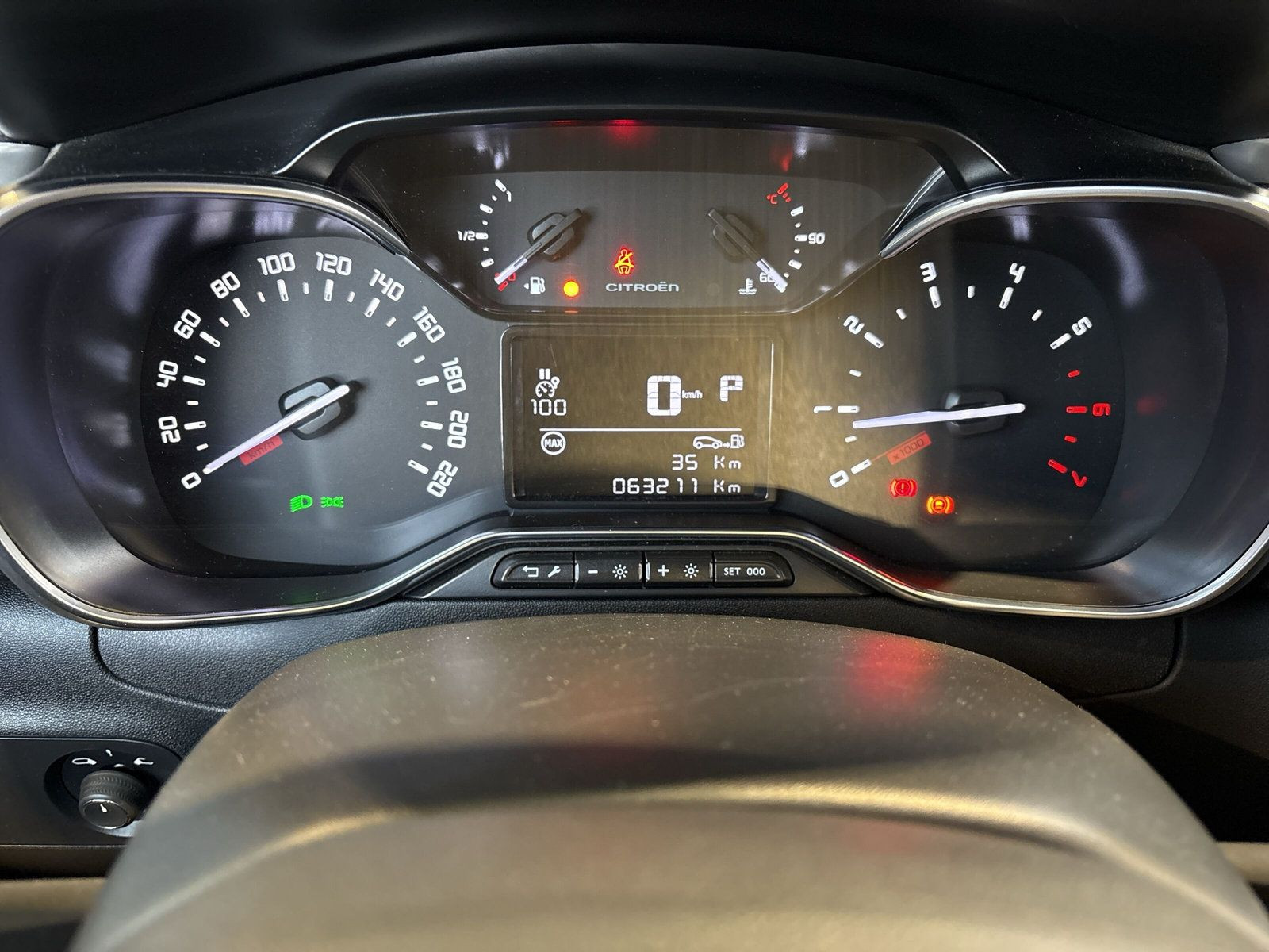 C3 SHINE PACK+ PURETECH 110+CARPLAY+CAM+PDC+SHZ+