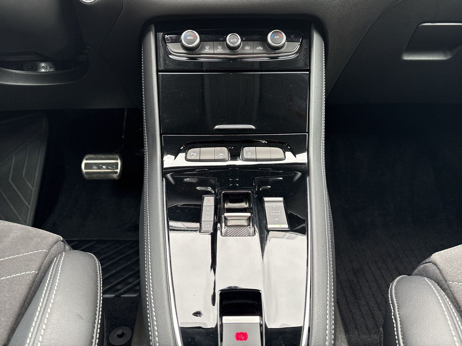 Grandland GS 1.2 Turbo S/S 96KW AT8+SHZ+LHZ+CAM+