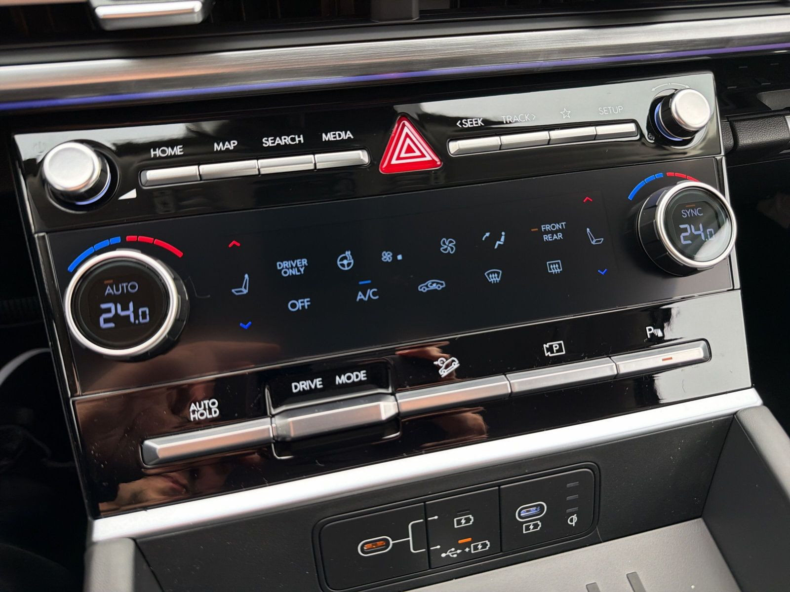 SANTA FE HEV 7S MY26 1.6 T-GDI 6AT 2WD SIGNATURE