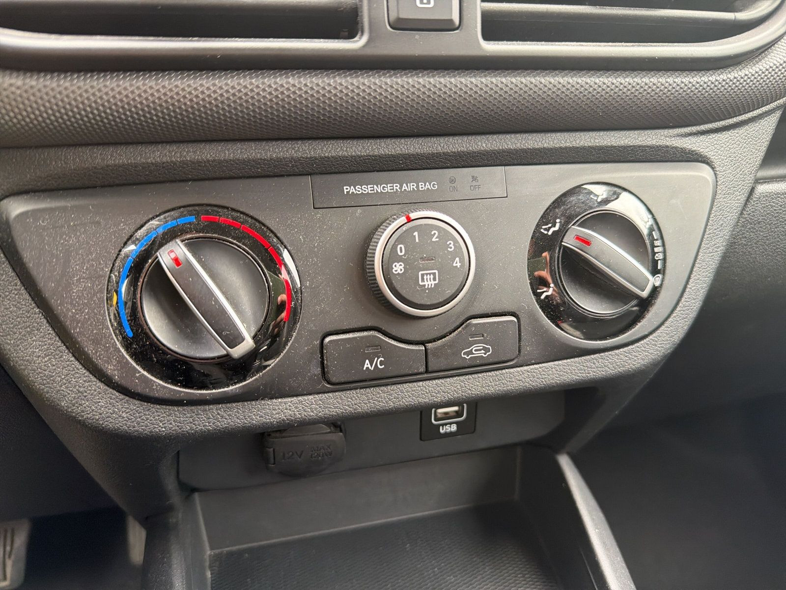 i10 1.0 Trend+AUTO+SITZHEIZ+PDC+LENKHEIZ+APPLECA