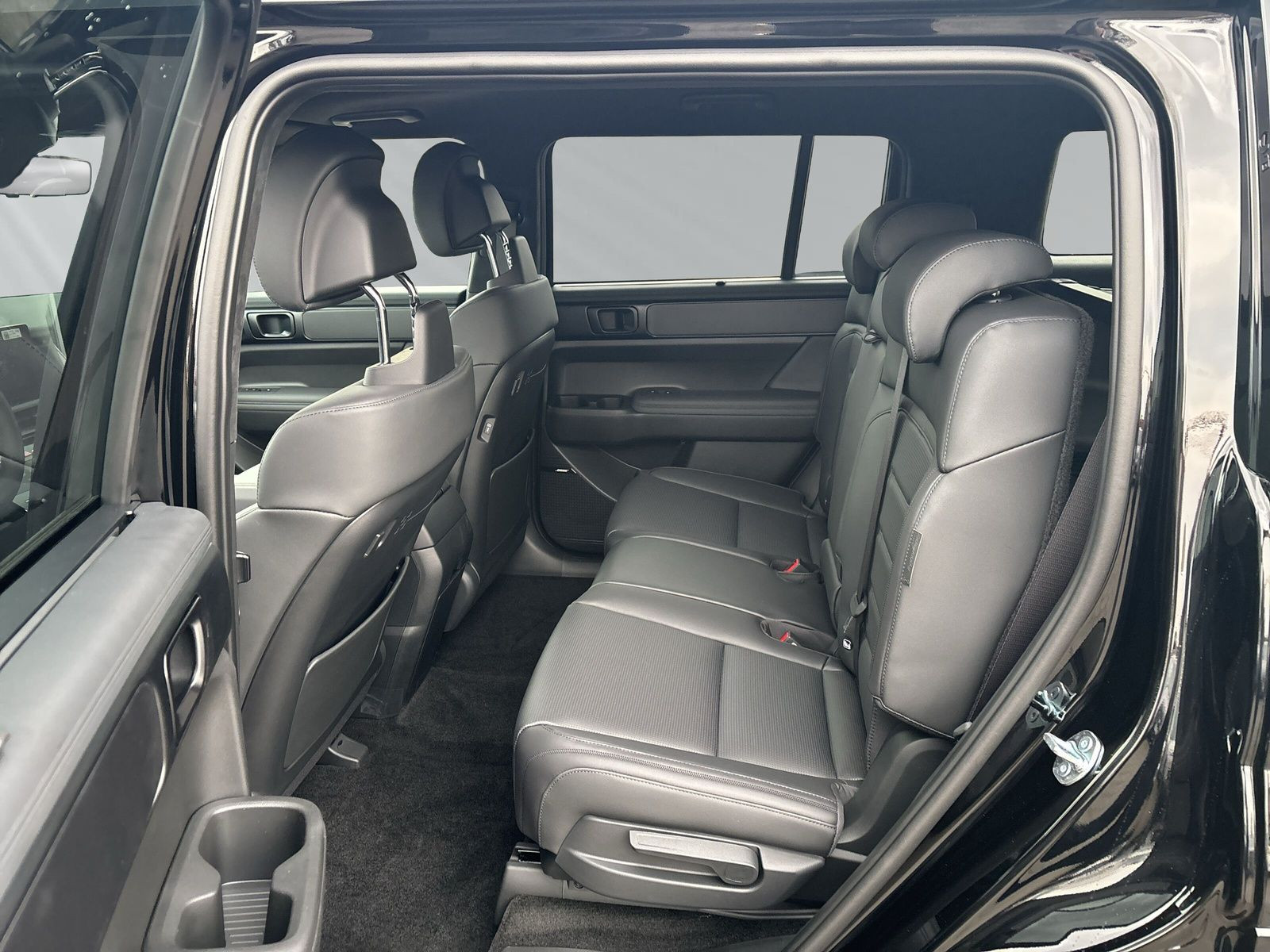 SANTA FE HEV 5S MY26 1.6 6AT 2WD Blackline +Dach