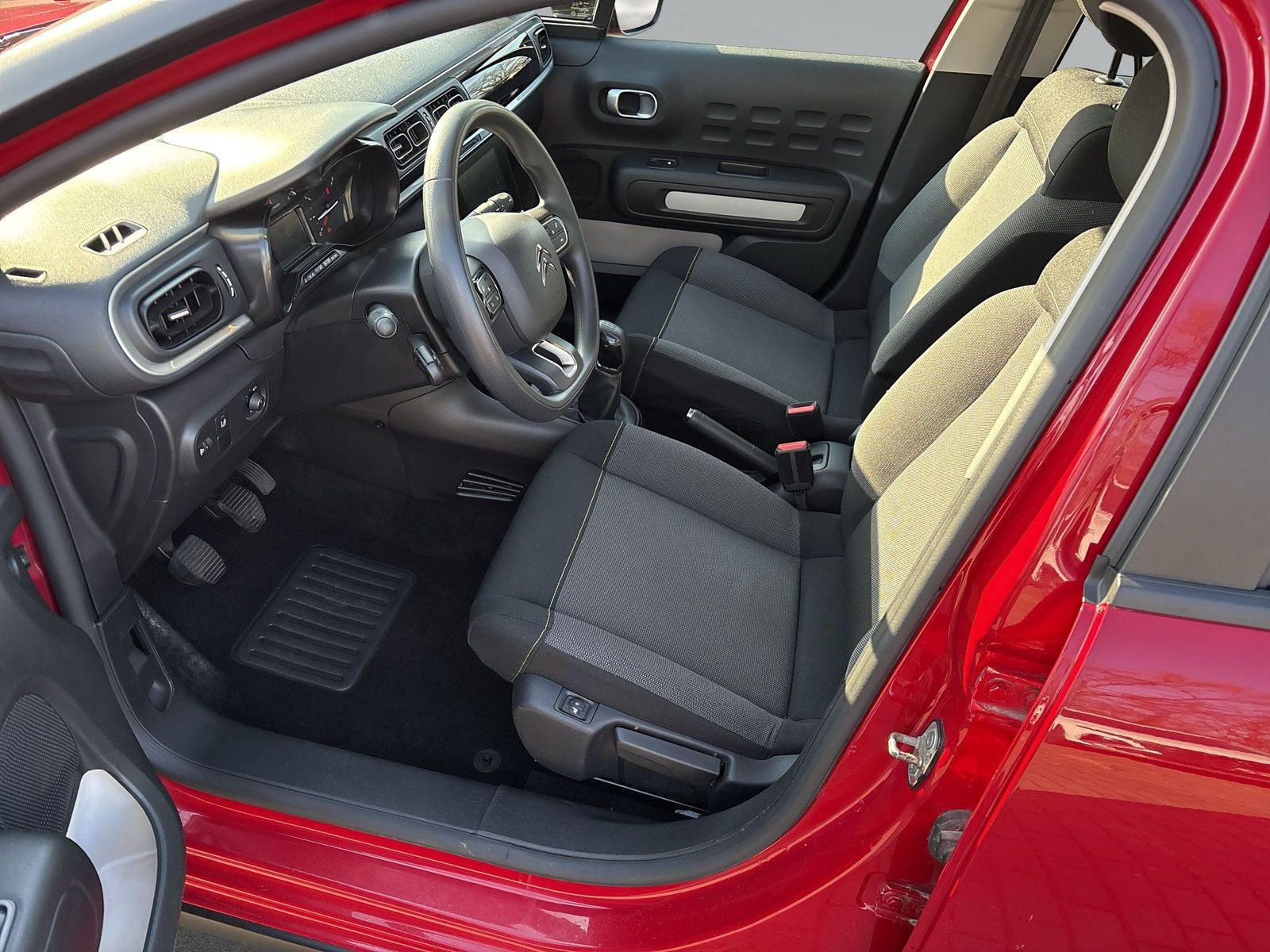 C3 1.2 PureTech EURO 6d +SHZ+KAMERA+CARPLAY++