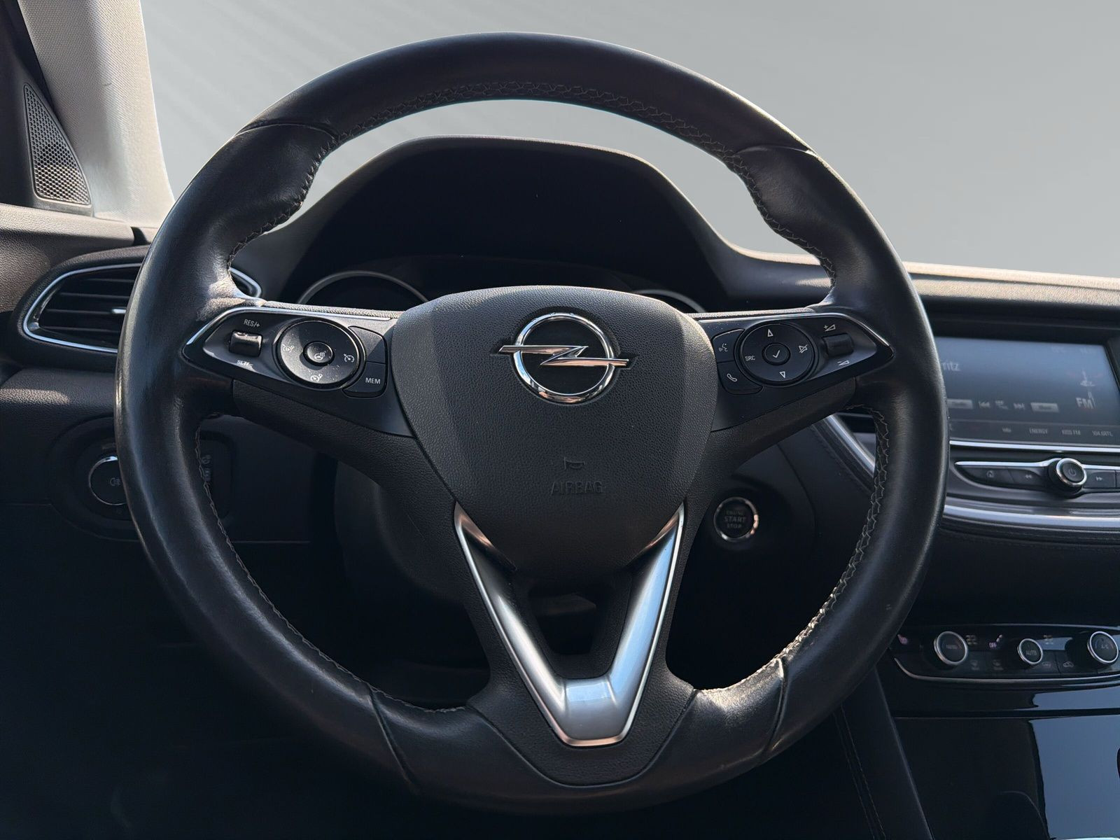 Grandland X 1.2 T INNOVATION+SHZ+LHZ+KAMERA+LED+