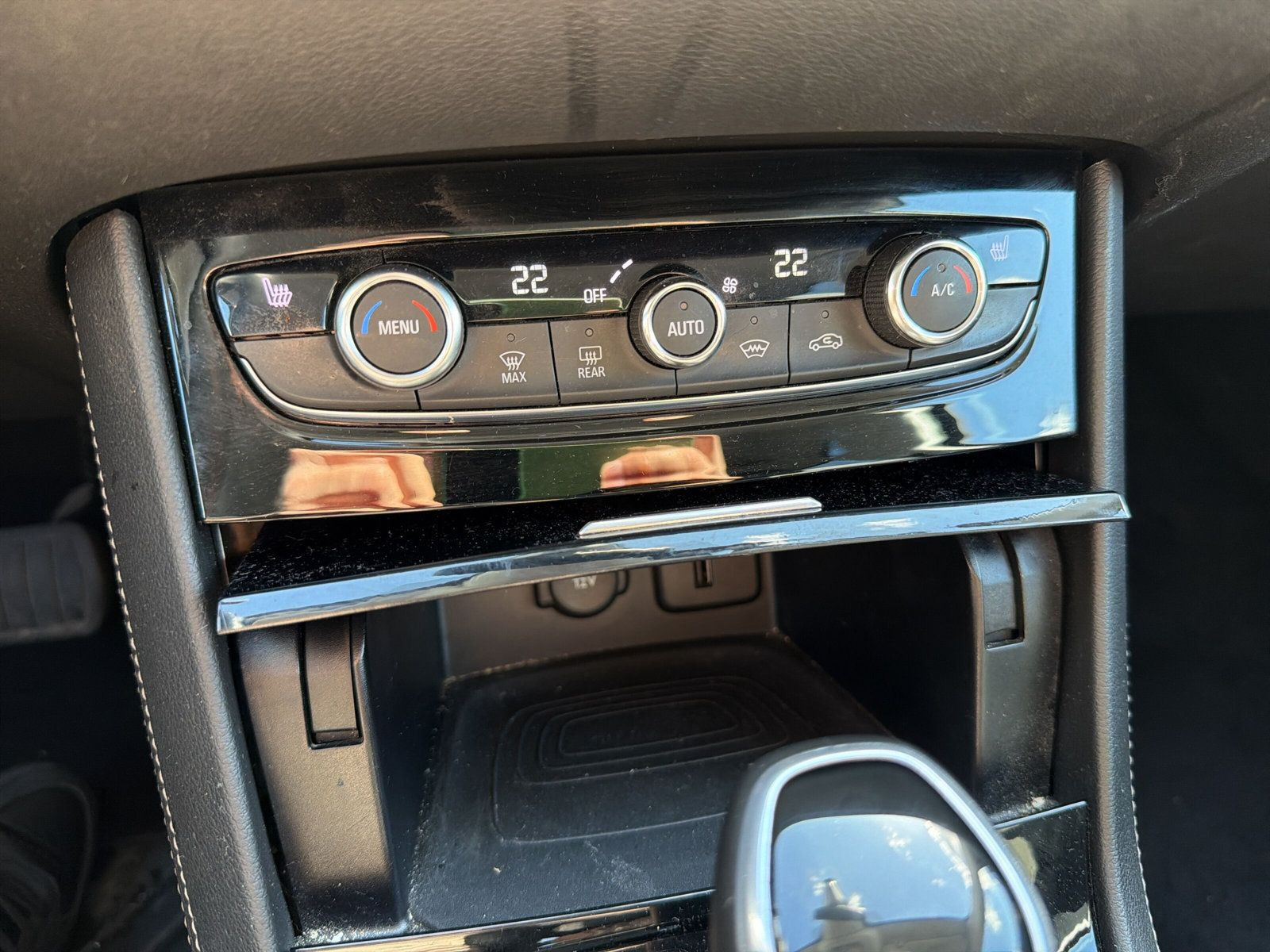 Grandland X 1.2 T INNOVATION+SHZ+LHZ+KAMERA+LED+