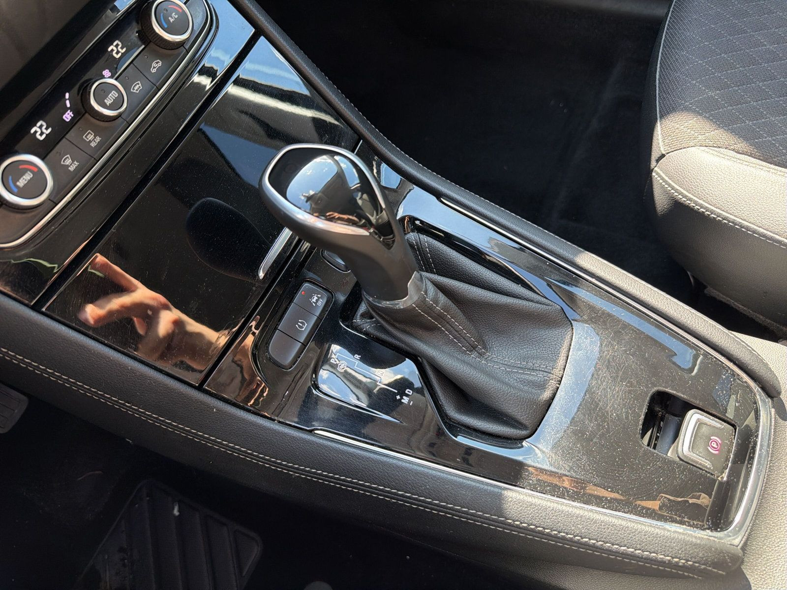 Grandland X 1.2 T INNOVATION+SHZ+LHZ+KAMERA+LED+