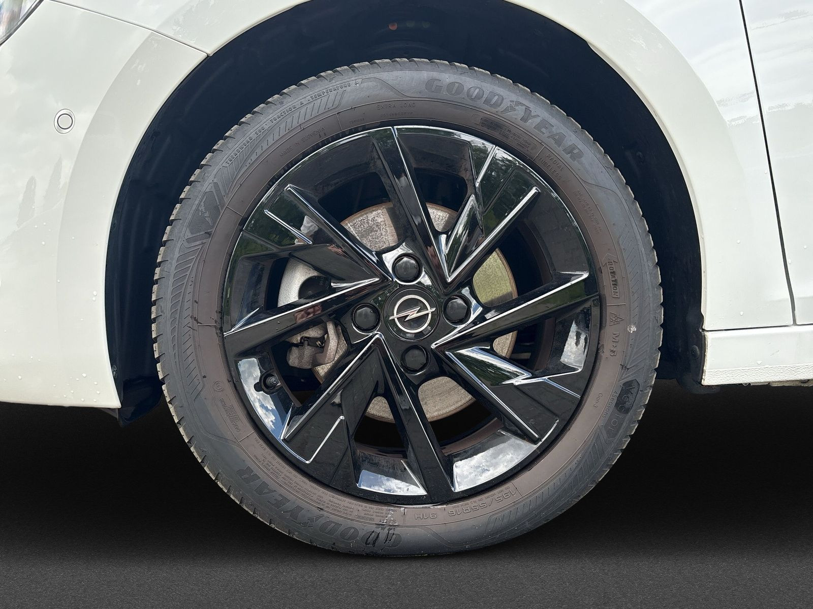Corsa F GS 1.2 Turbo S/S 74KWAT8+SHZ+LHZ+KAMERA+