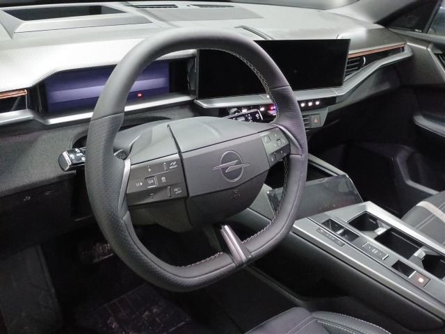 Grandland B GS 1.2 HYBRID KLIMA+PDC+KAMERA+SHZ++