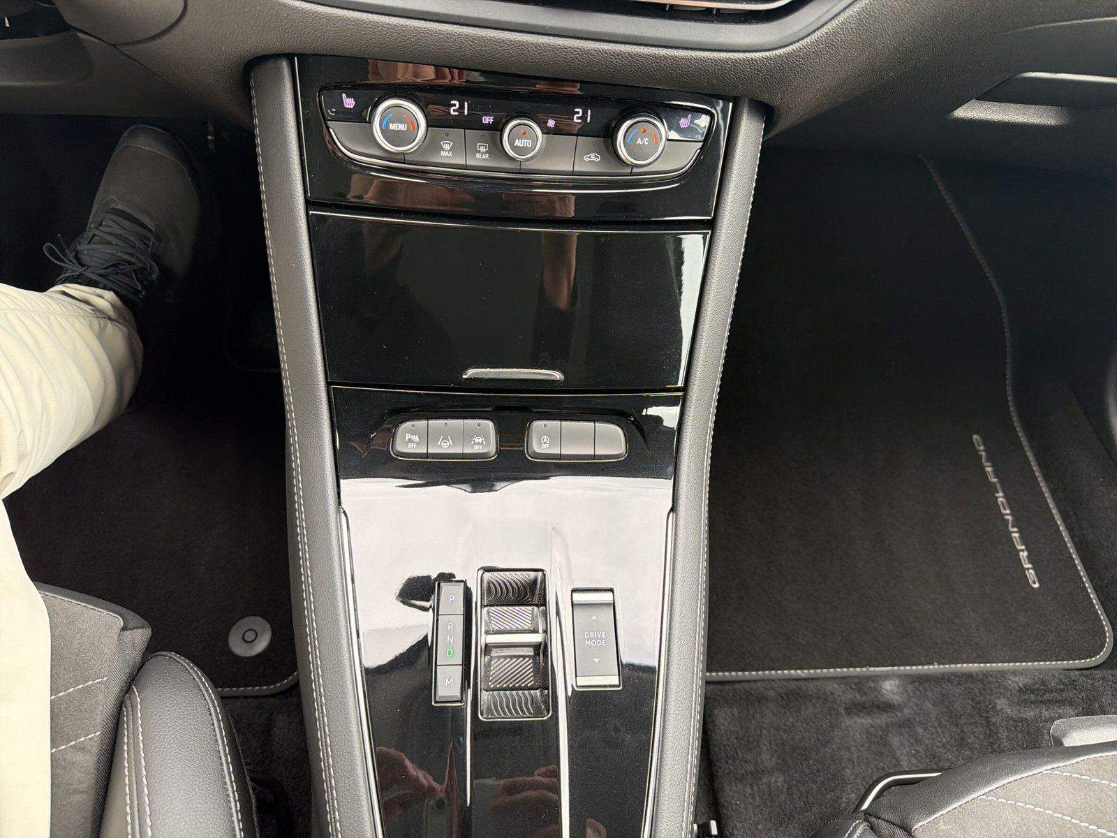 Grandland GS 1.2Hybrid 48V 100KW eDCT6+Allwetter