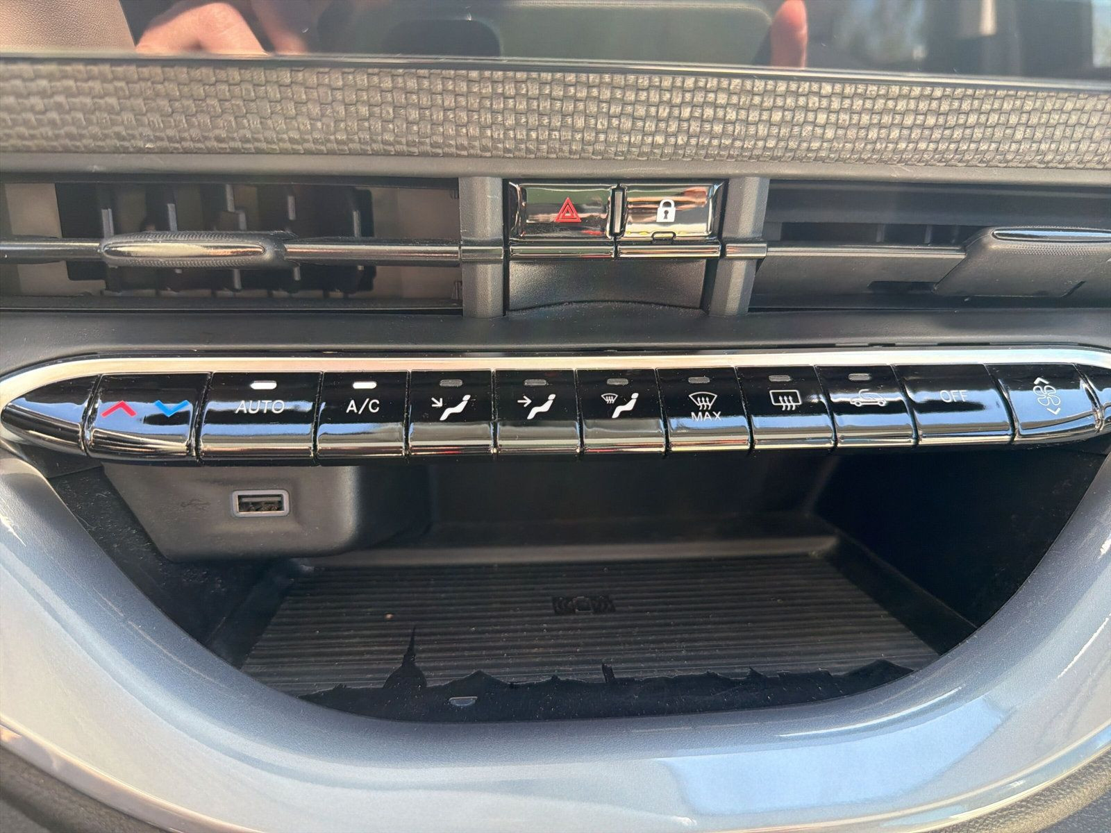 500e MJ22 42kWh laPrima  +SHZ+PANO+KLIMAAUTO+ALL