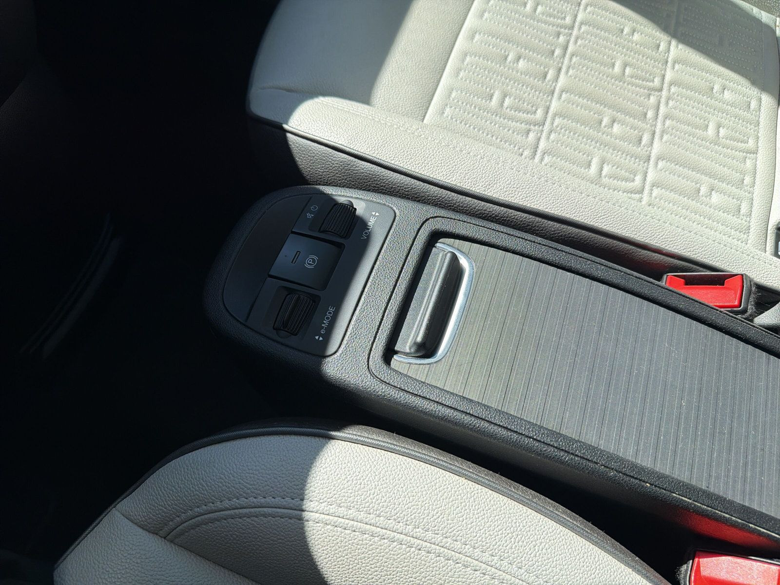 500e MJ22 42kWh laPrima  +SHZ+PANO+KLIMAAUTO+ALL