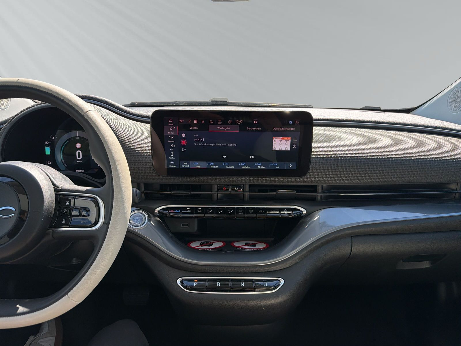 500e MJ22 42kWh laPrima  +SHZ+PANO+KLIMAAUTO+ALL