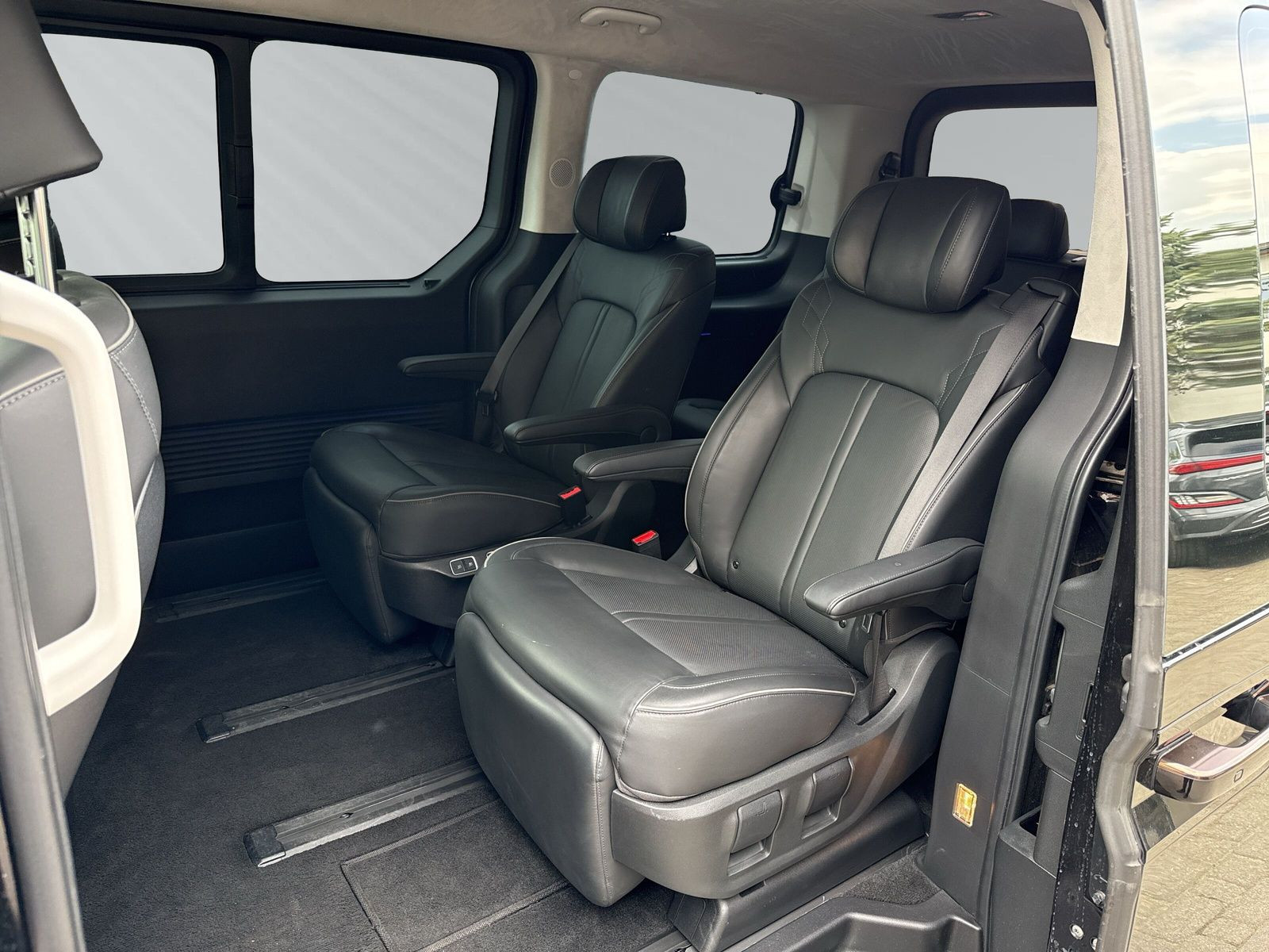 Staria 7-Sitzer 2.2 CRDI 8AT 4WD SIGNATURE +NAVI