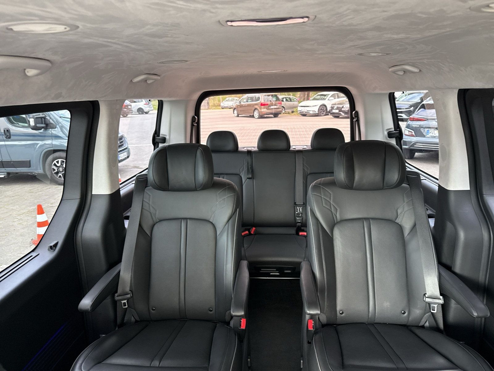 Staria 7-Sitzer 2.2 CRDI 8AT 4WD SIGNATURE +NAVI