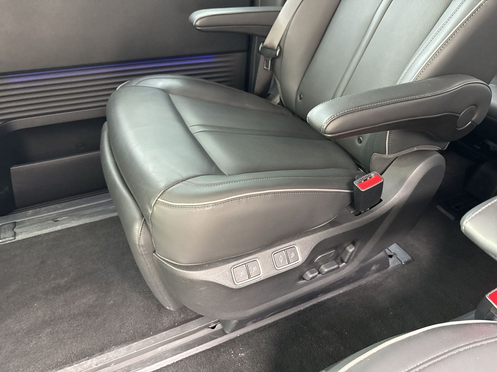 Staria 7-Sitzer 2.2 CRDI 8AT 4WD SIGNATURE +NAVI